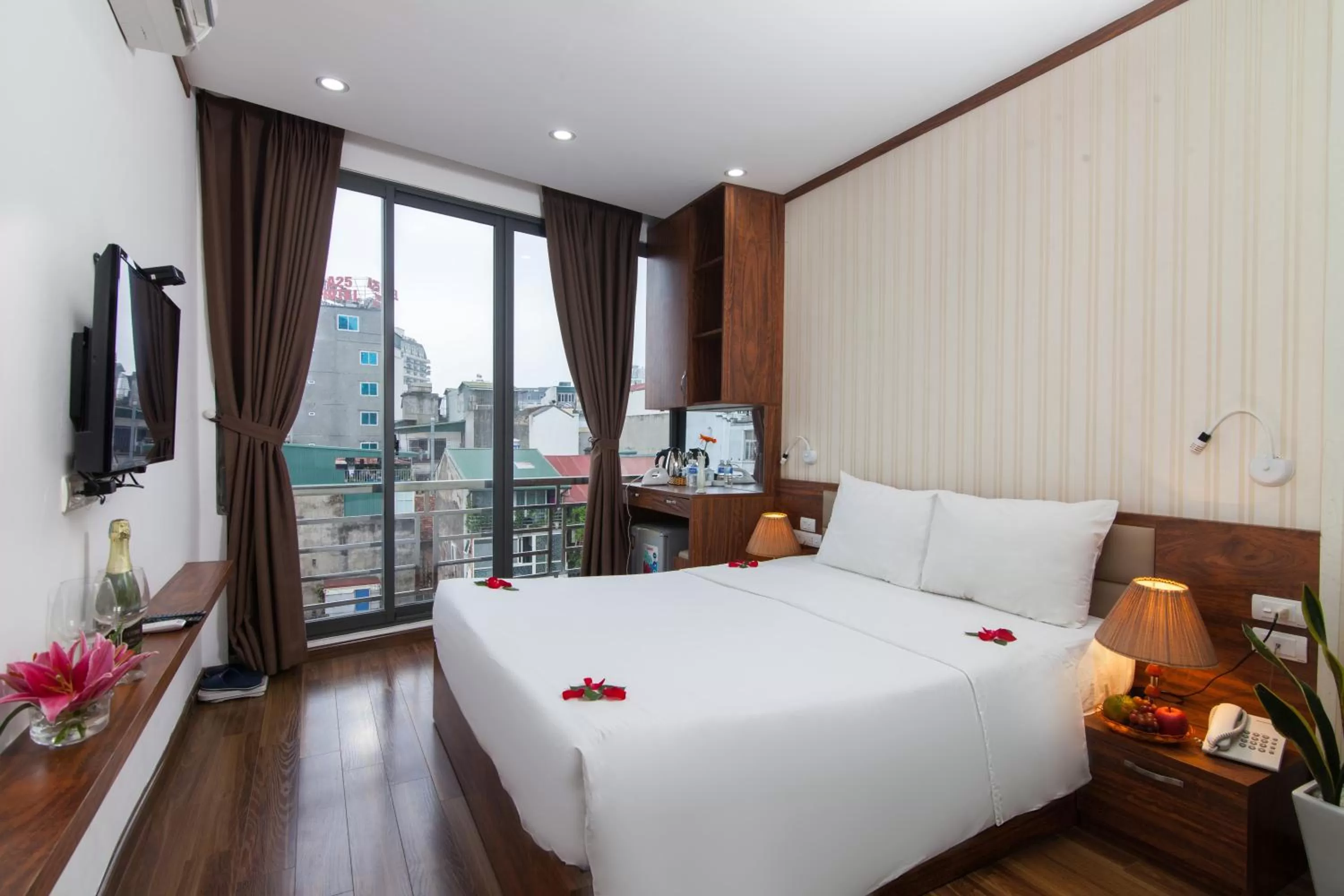 Deluxe Double Room in Hanoi Bel Ami Hotel