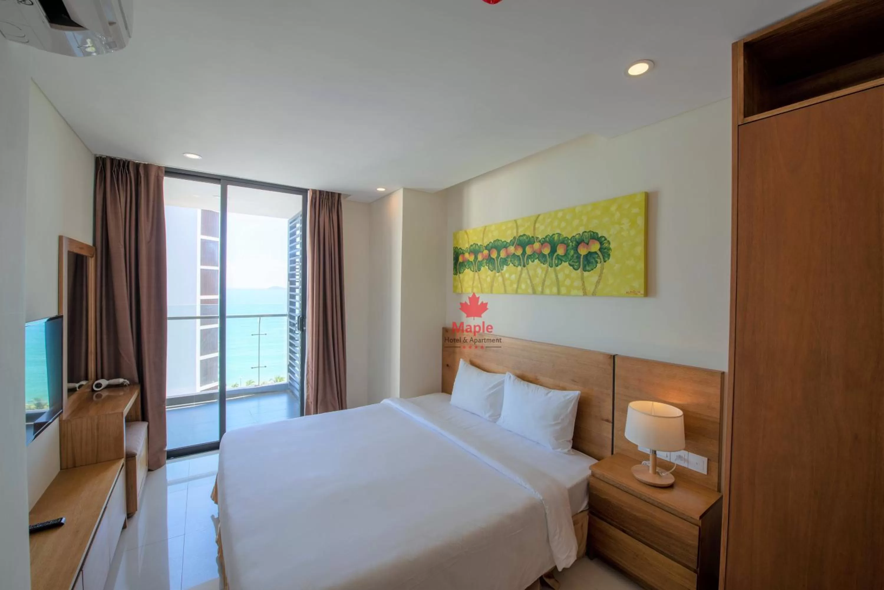 Three-Bedroom Apartment with Sea View in Maple Hotel & Apartment