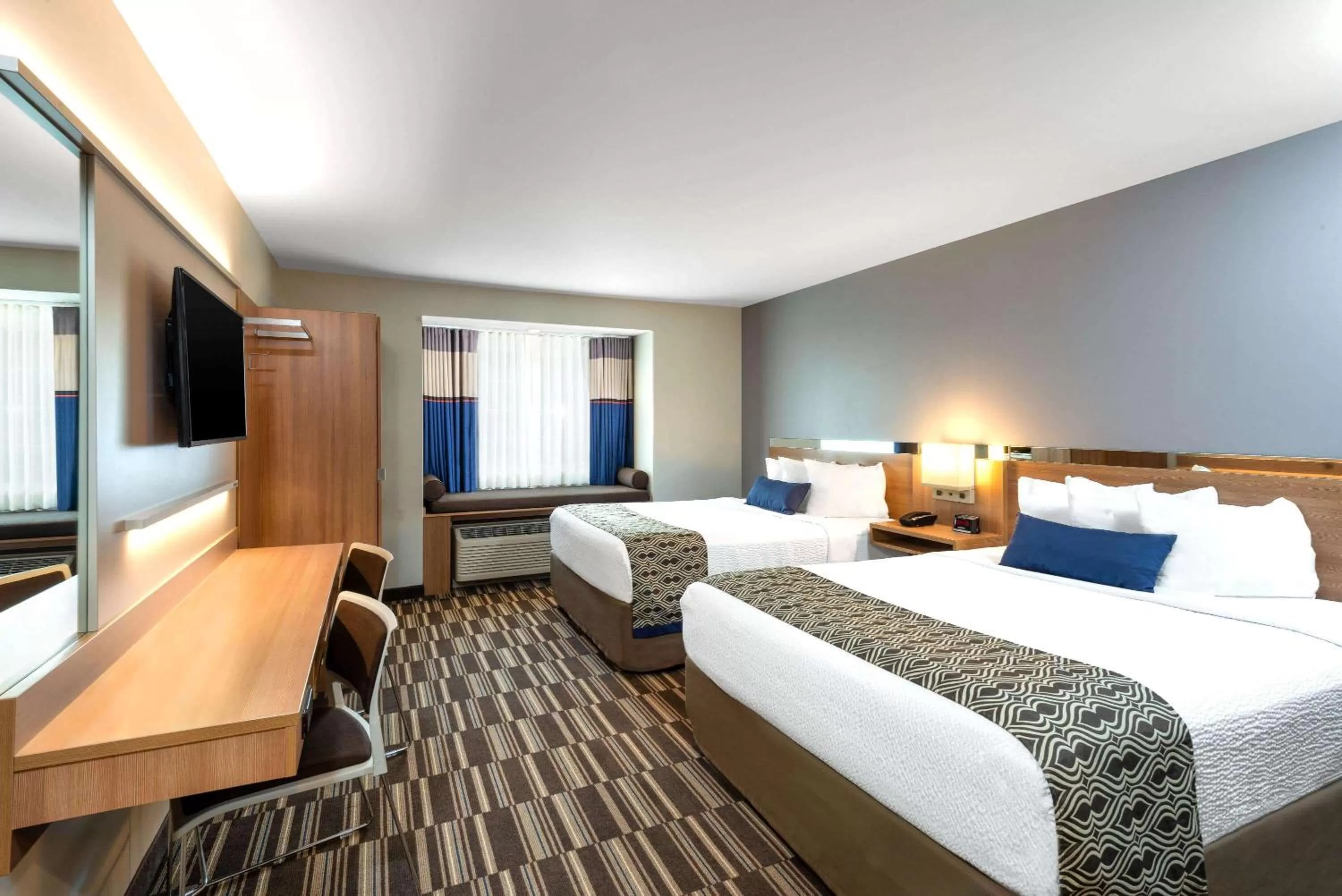Queen Room with Two Queen Beds - Hearing Impaired Access/Non-Smoking in Microtel Inn & Suites by Wyndham Warsaw