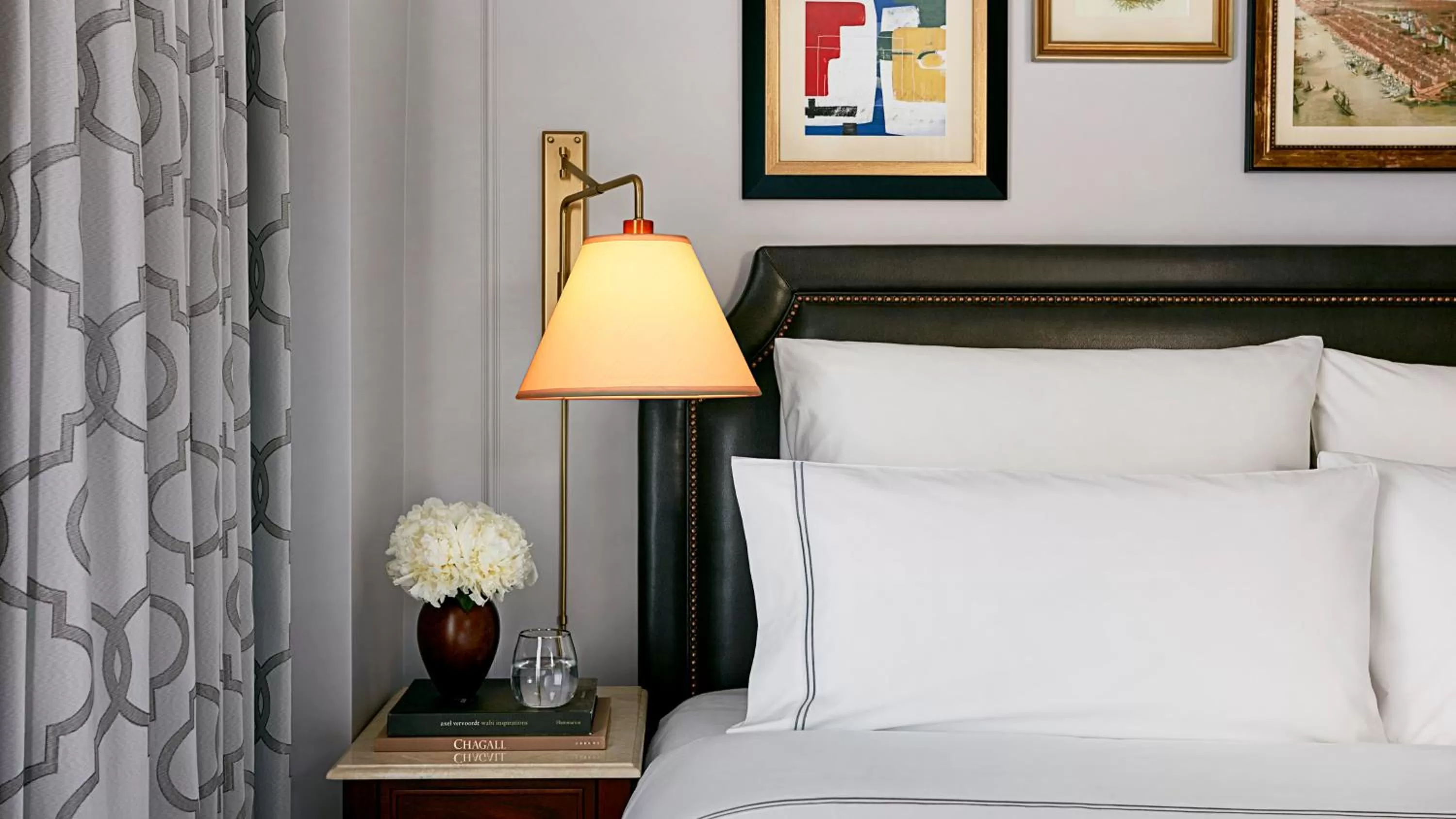 Classic Queen Room with Mobility Accessible Roll-In Shower in InterContinental New York Barclay Hotel by IHG