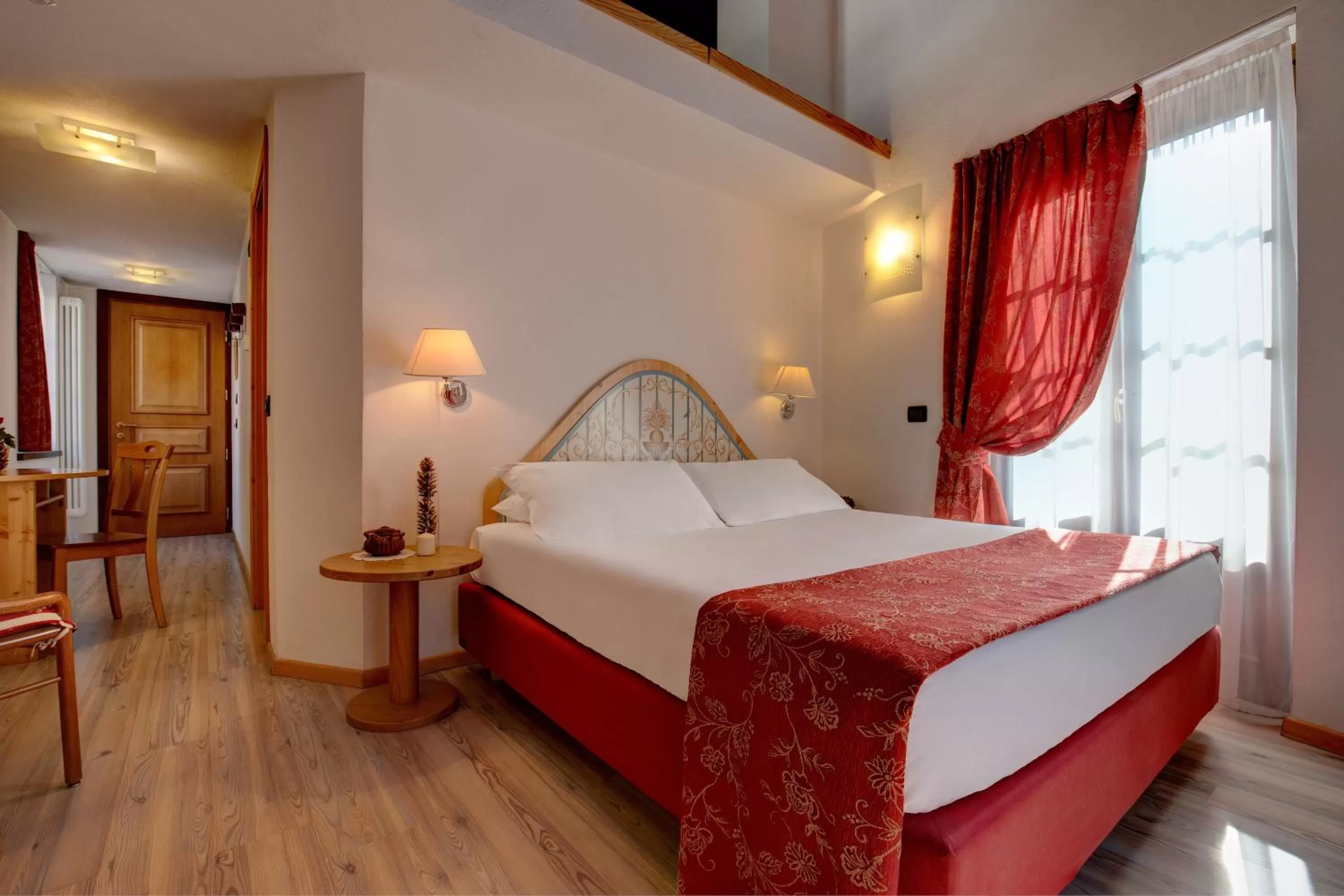 Superior Double Room in iH Hotels Courmayeur Mont Blanc