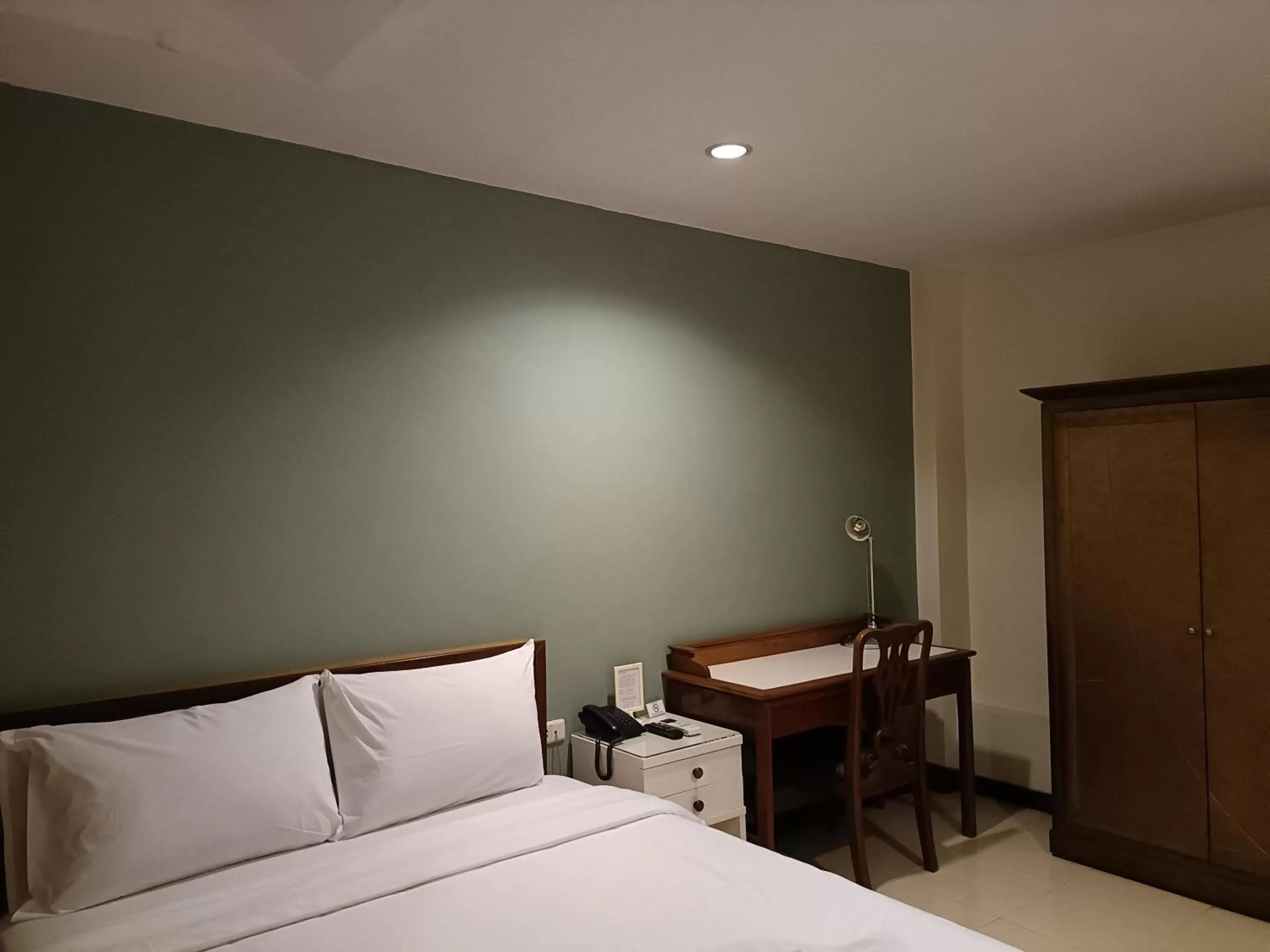 Superior Double Room in JL Bangkok Hotel