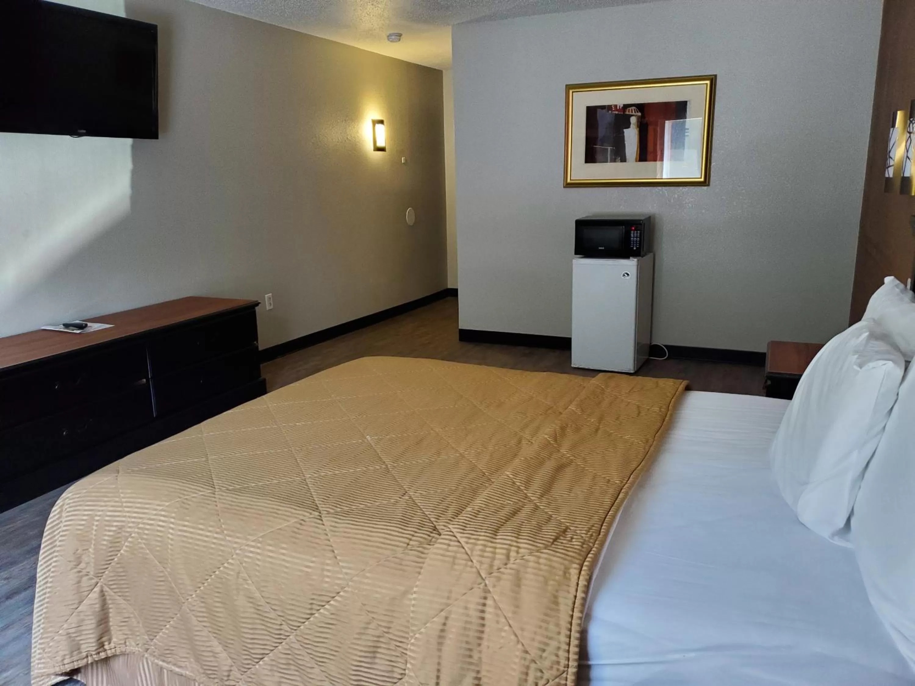 Queen Room - Handicap in Araamda Inn