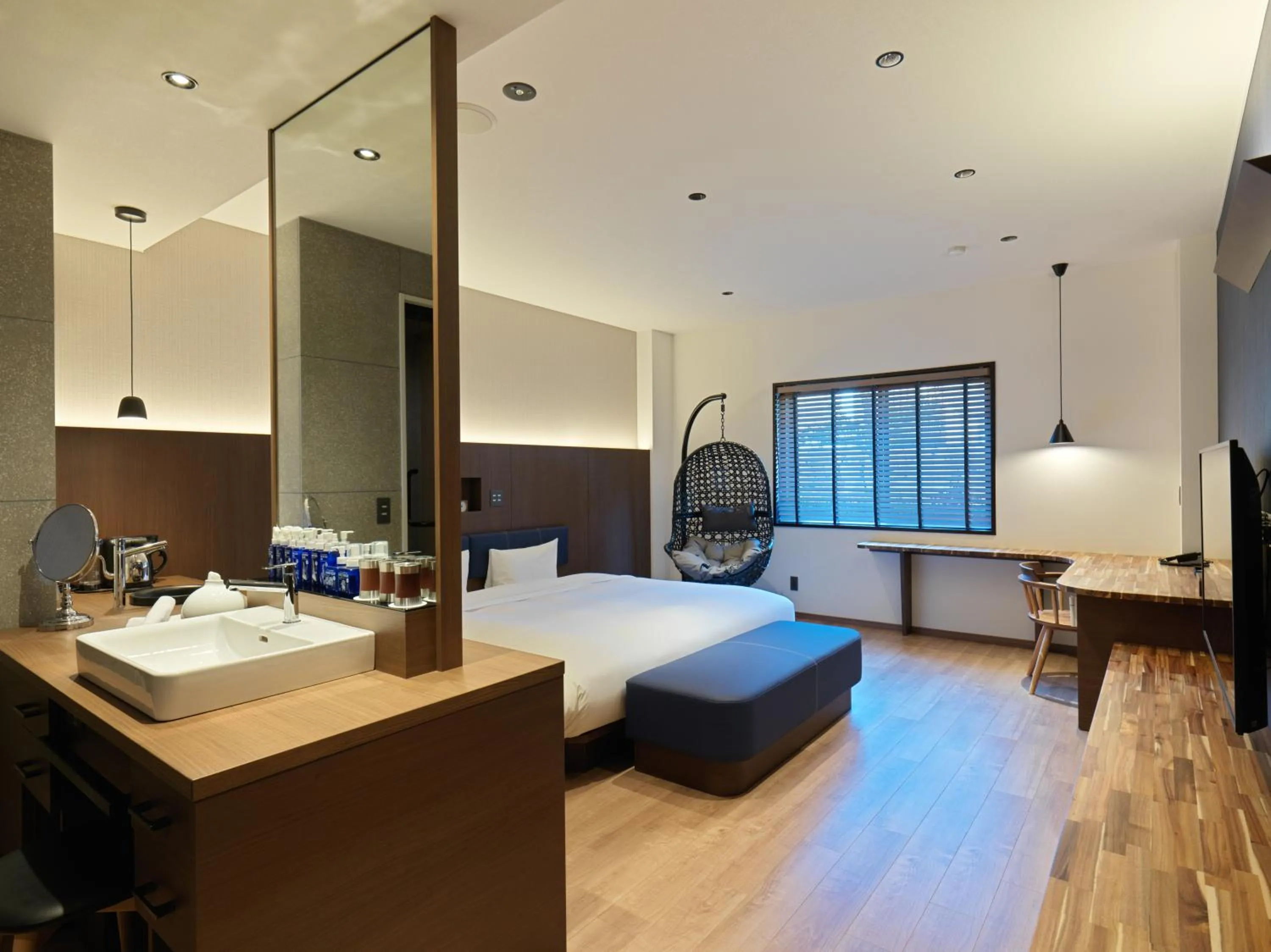 Double Bed Room - Buffet Breakfast + Buffet Dinner Included in Lake Shikotsu Tsuruga Resort Spa Mizu no Uta