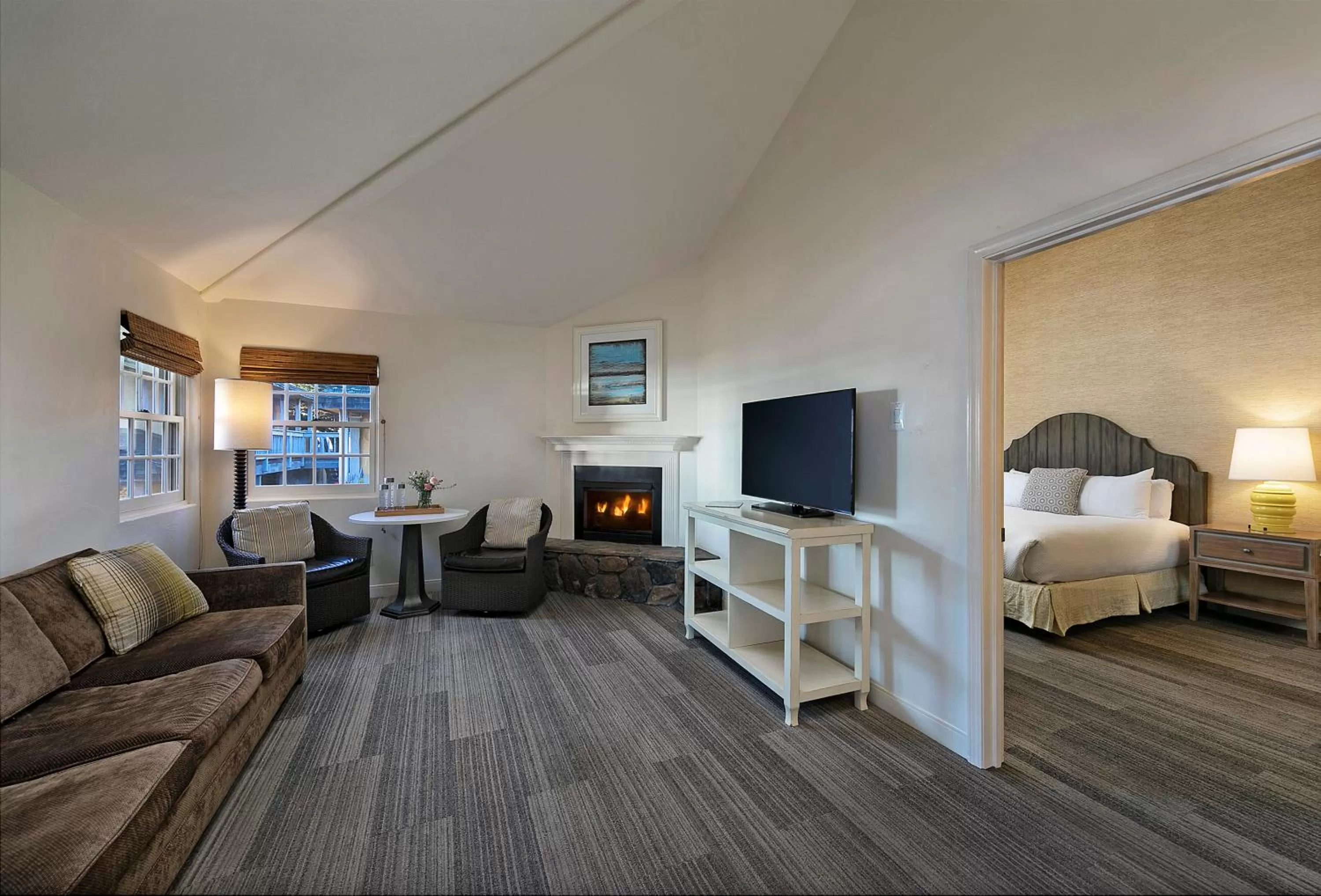 One-Bedroom Suite in Fogcatcher Inn
