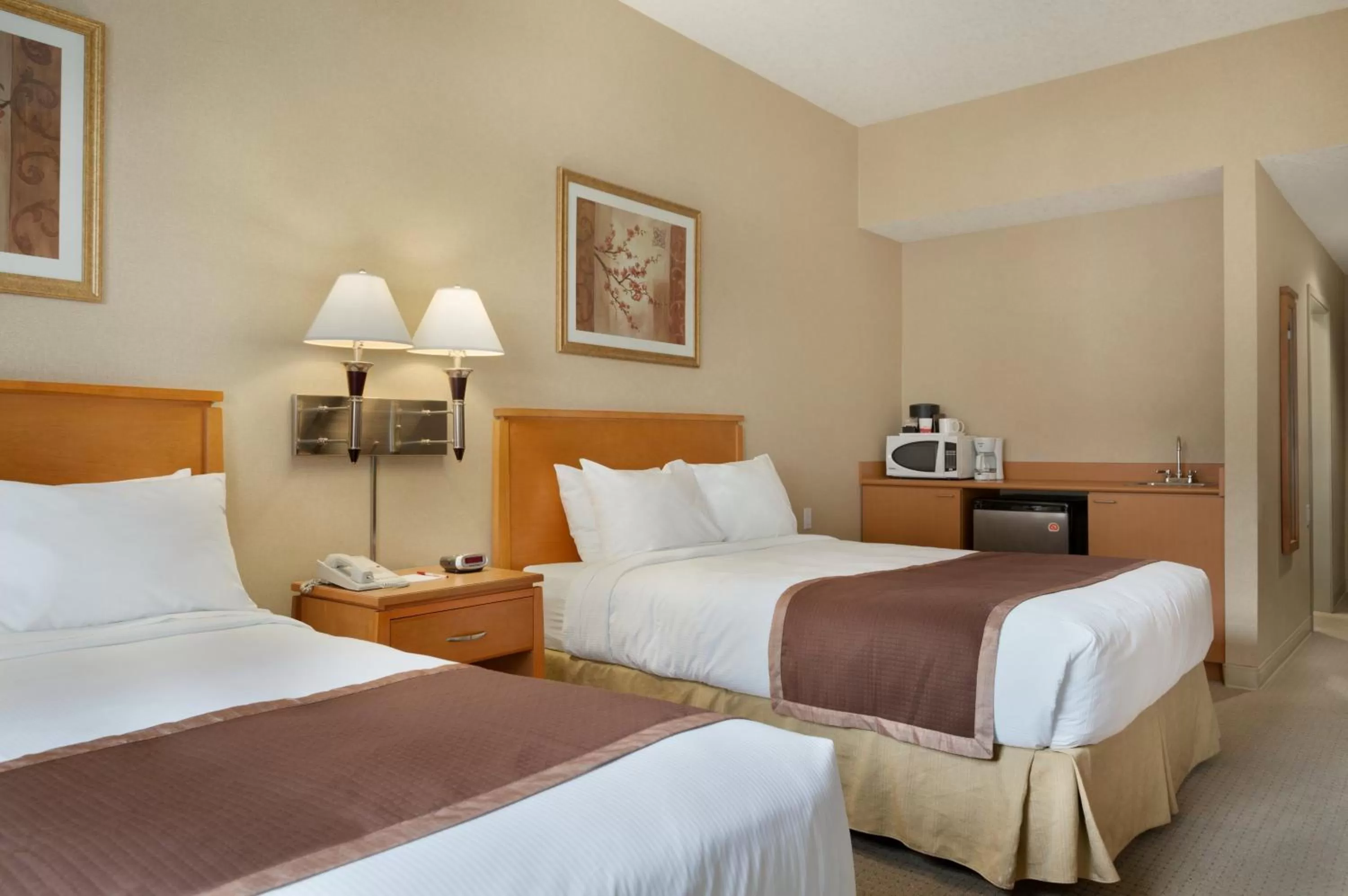 Deluxe Queen Room with Two Queen Beds and Balcony - Non-Smoking in Ramada by Wyndham Nanaimo