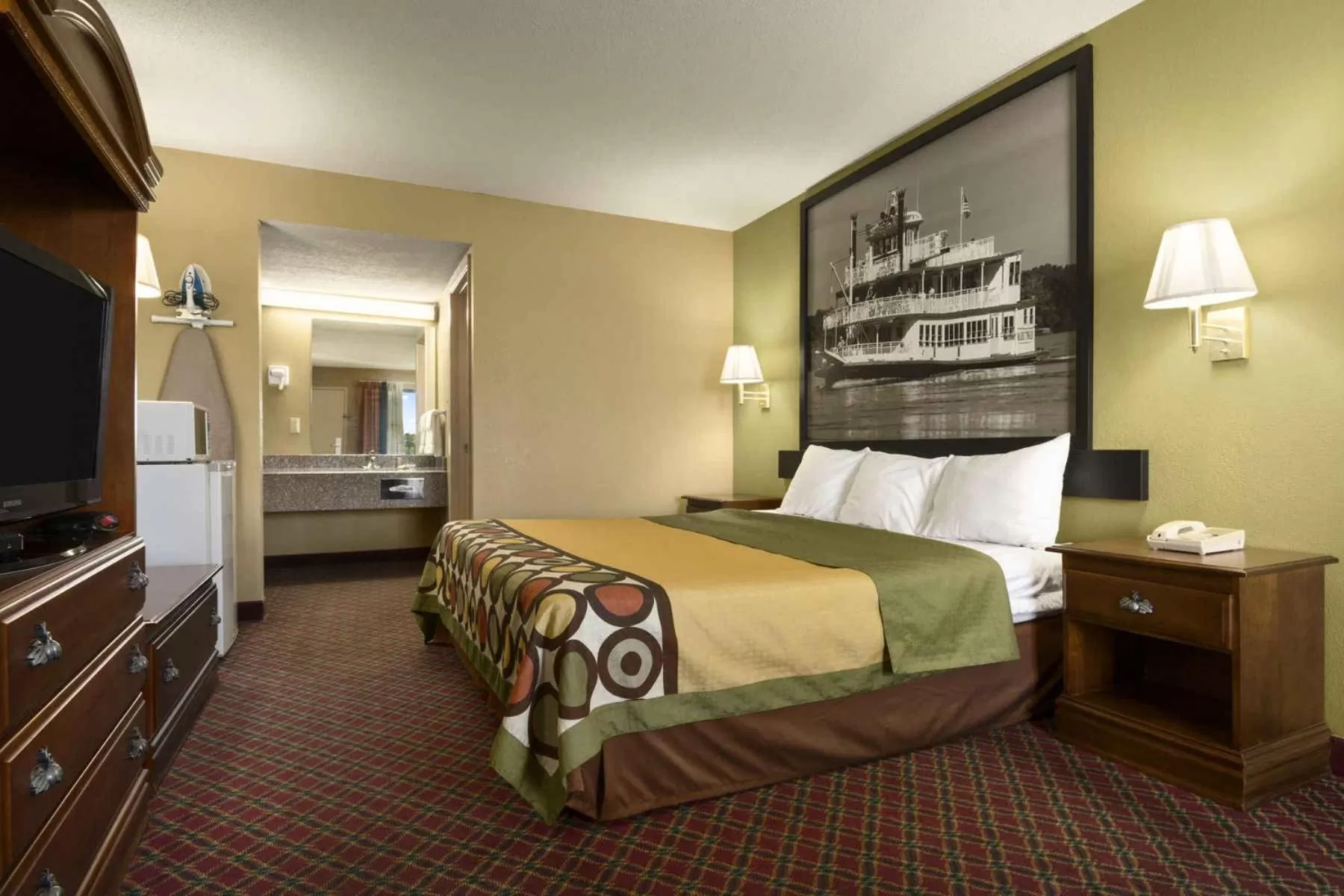 King Room - Disability Access - Smoking in Super 8 by Wyndham Hattiesburg North - University Area