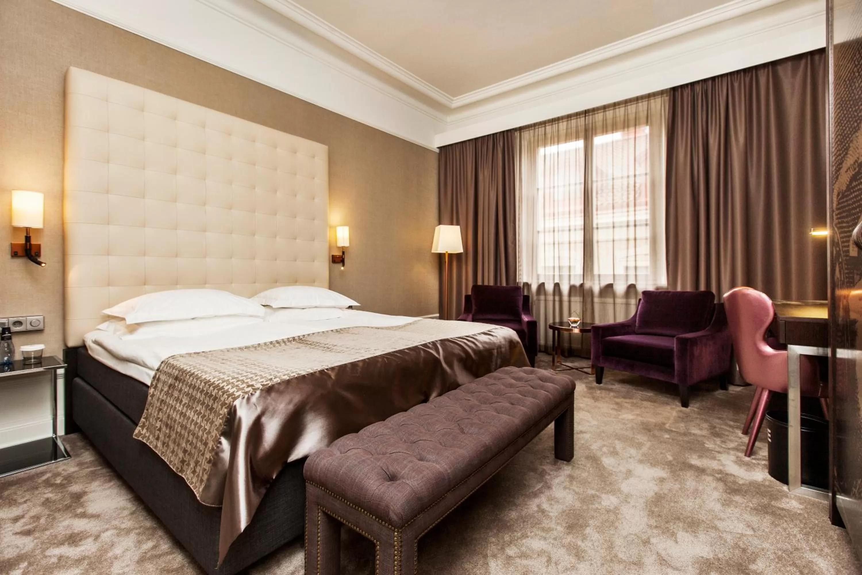 Deluxe Double Room in Elite Plaza Hotel