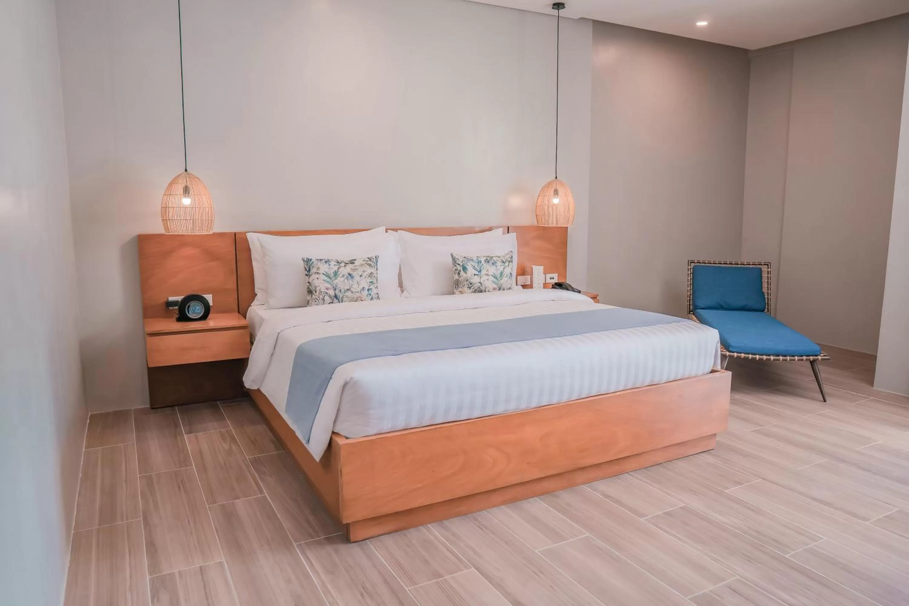 Deluxe Room With Pool Access in Charlie's El Nido Managed by HII