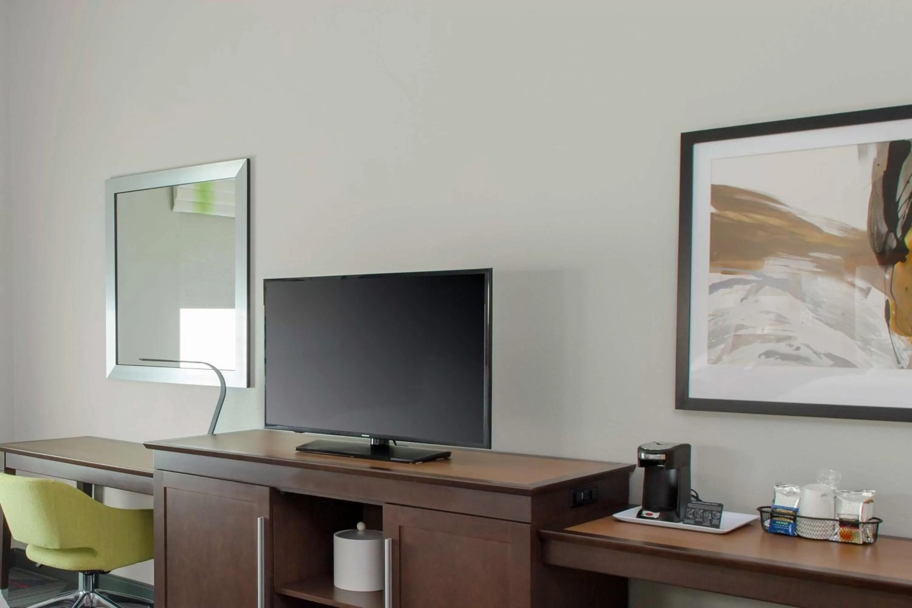 King Room - Non-Smoking in Hampton Inn & Suites Columbus Scioto Downs