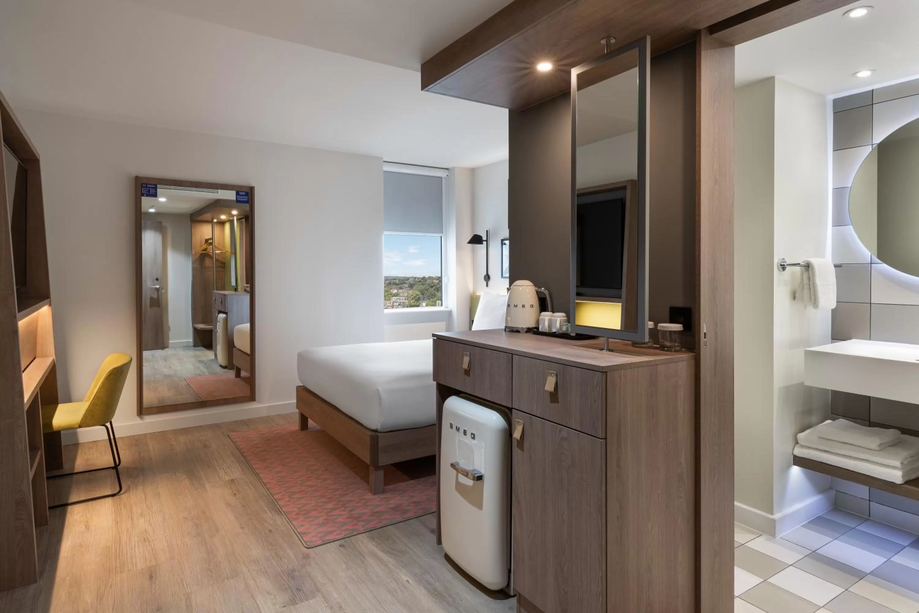 Queen Room with Sofa Bed in Hampton By Hilton Dublin City Centre