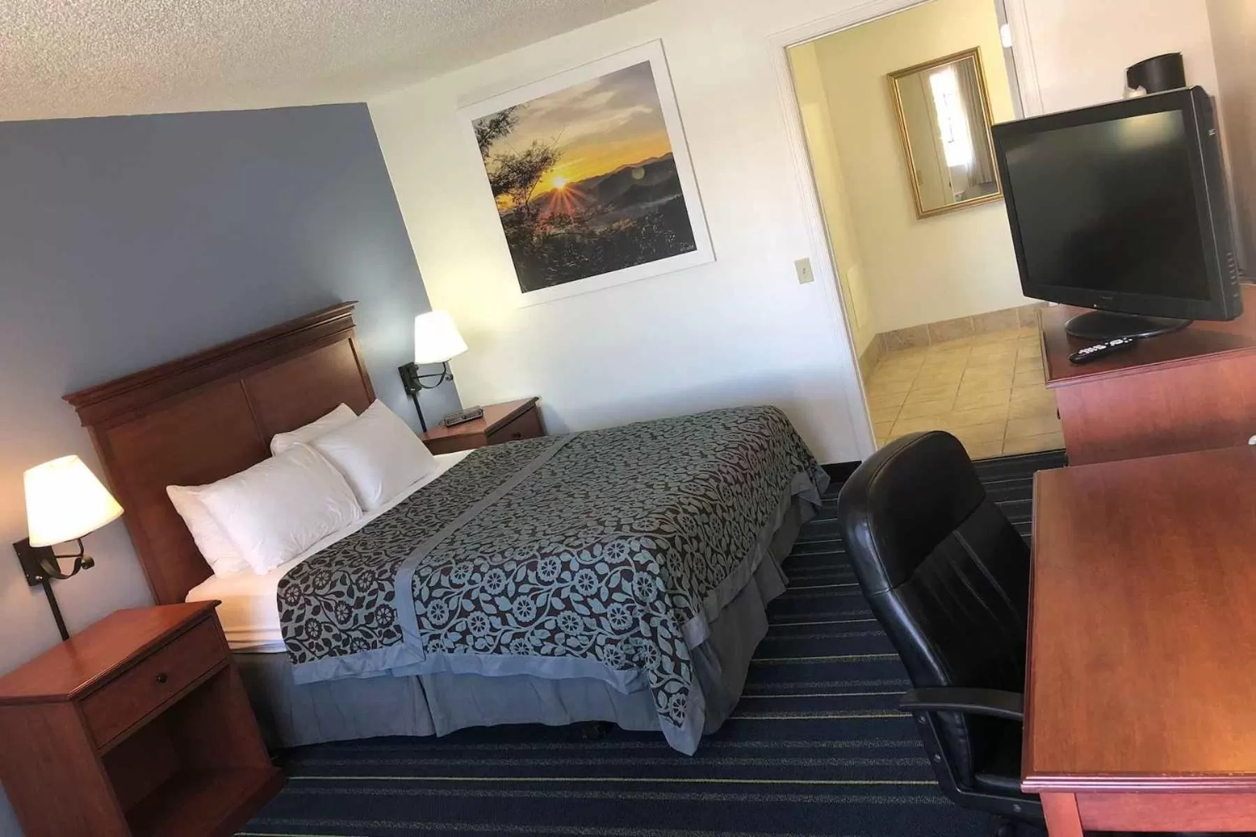 King Room - Non-Smoking in Days Inn by Wyndham Grand Junction
