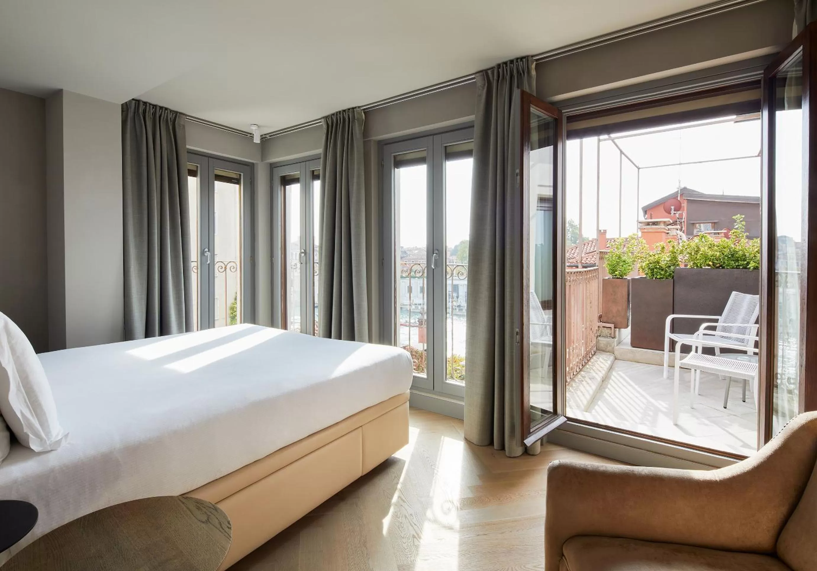 Double Room with Grand Canal View in Hotel Dei Dragomanni