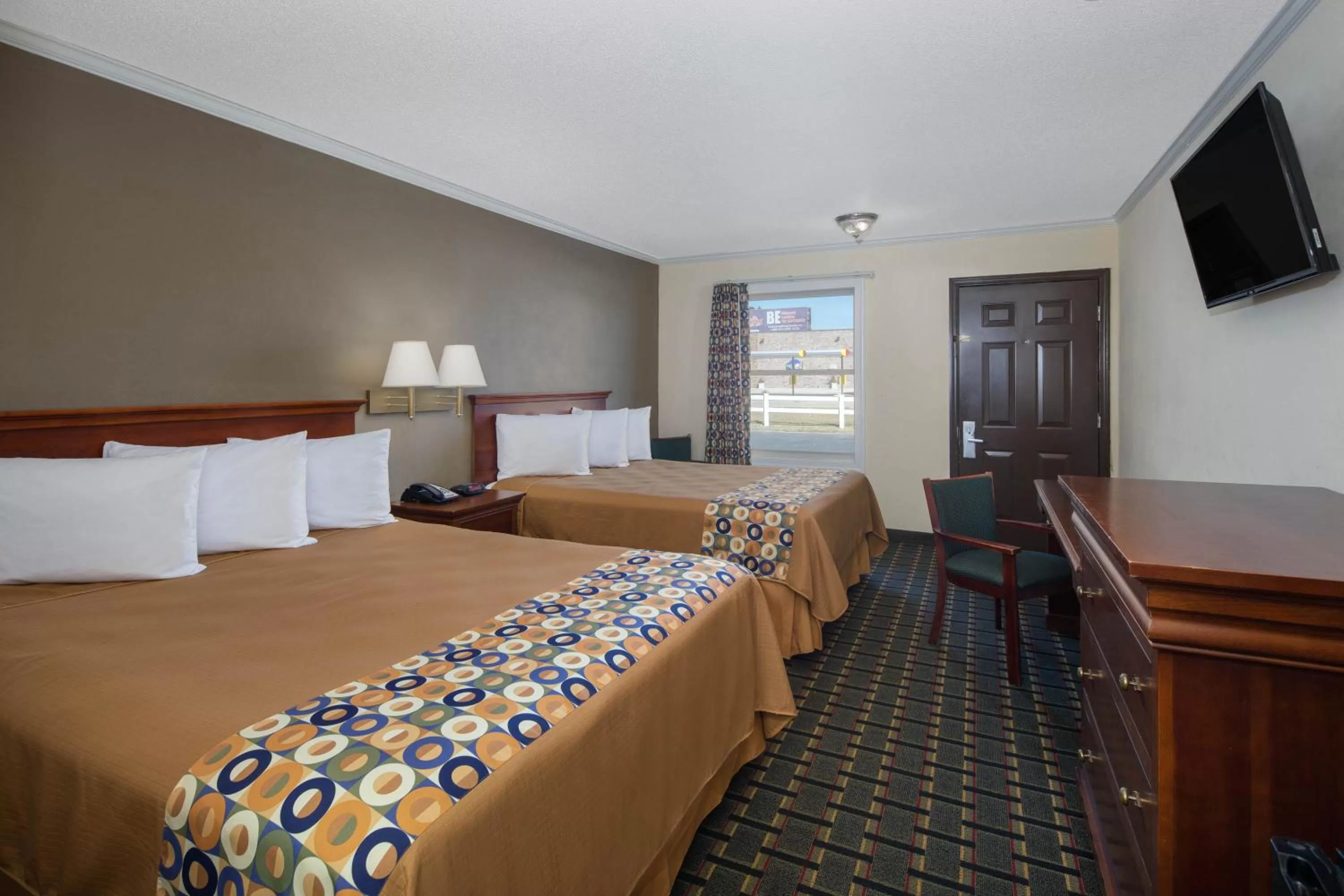 Double Room with Two Double Beds - Smoking in Travelodge by Wyndham Orangeburg