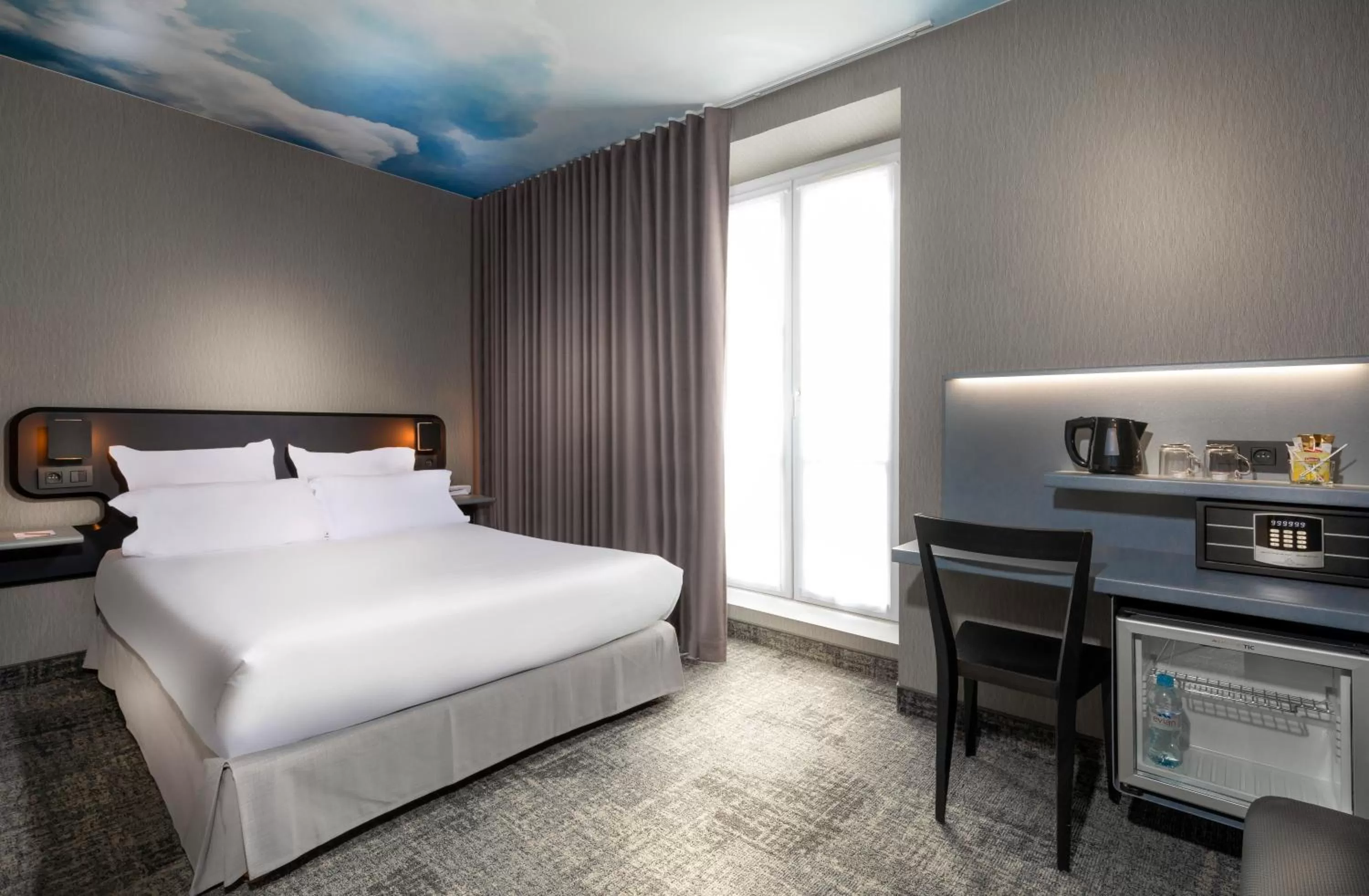 Privilege Double Room in Libertel Montmartre Opéra