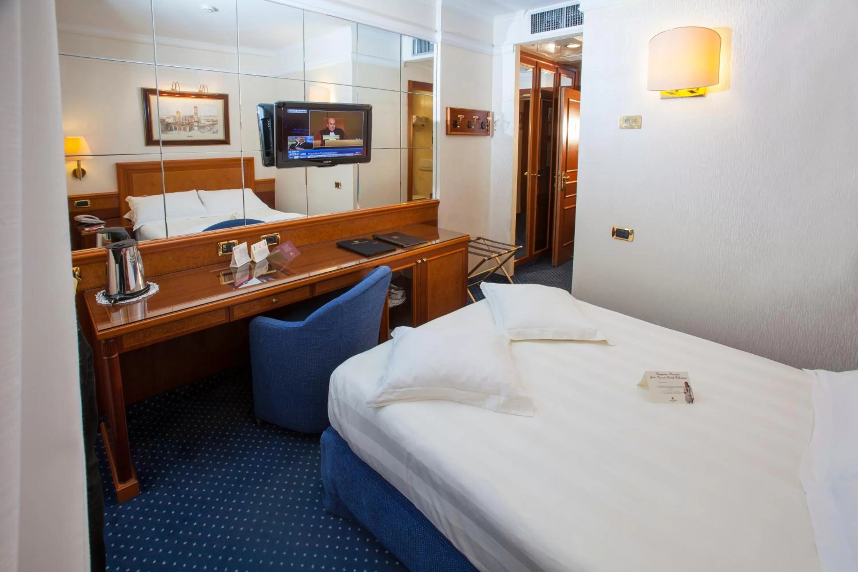 Queen Room - Annex in Hotel Berna