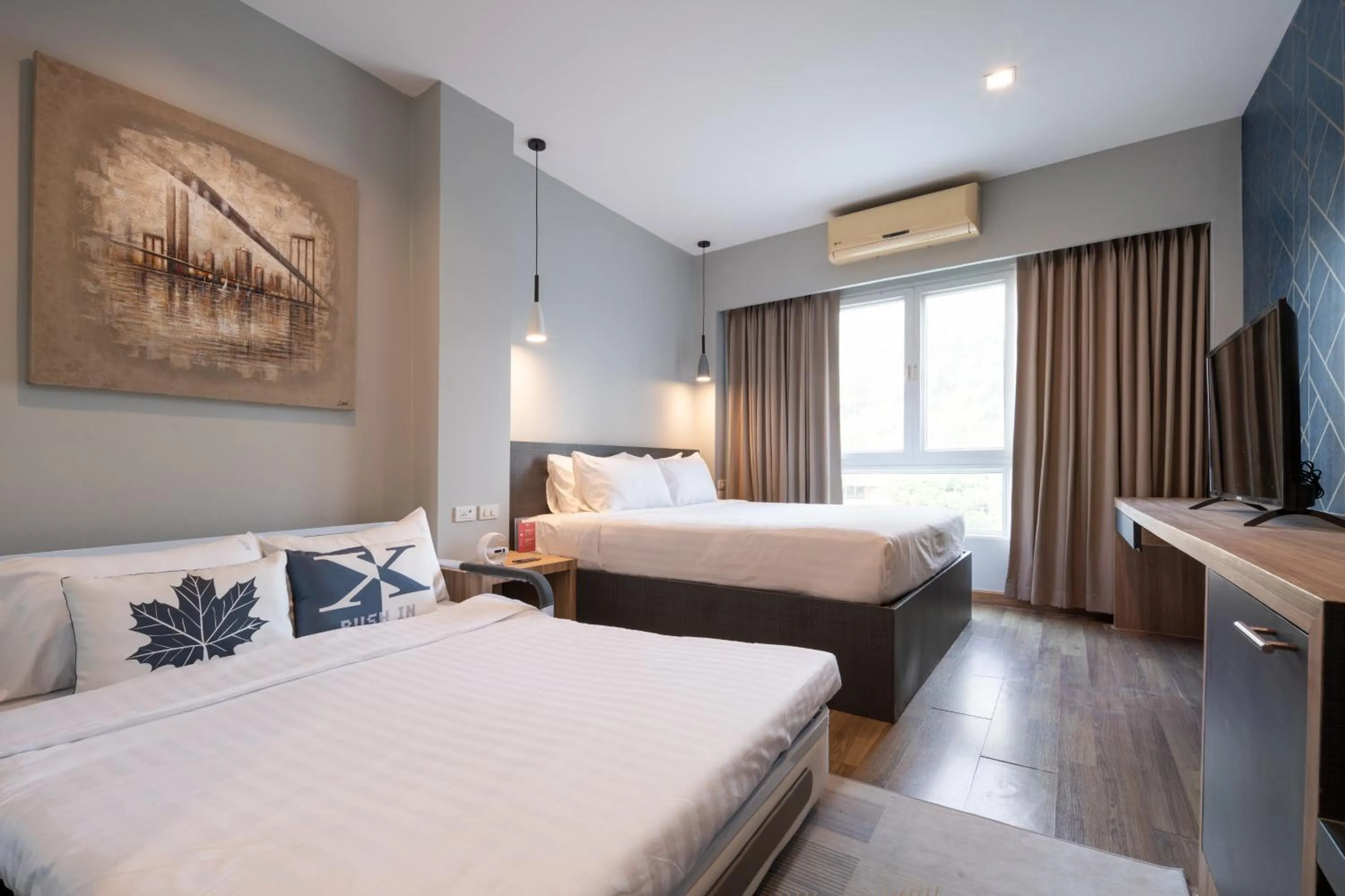 Premier Triple Room in iCheck inn Gems Center Silom