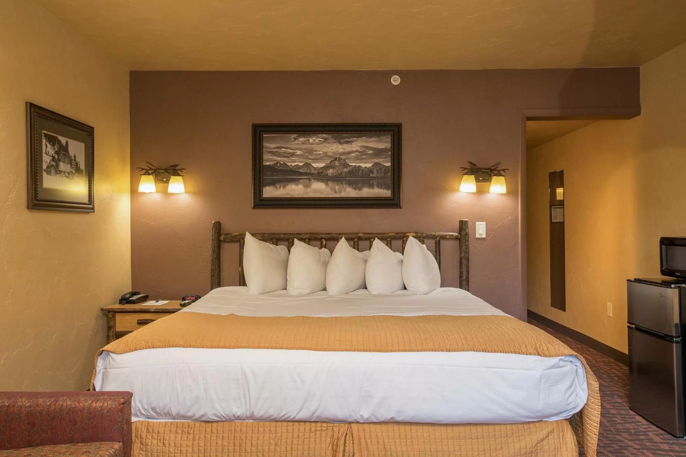 King Room in Elk Country Inn