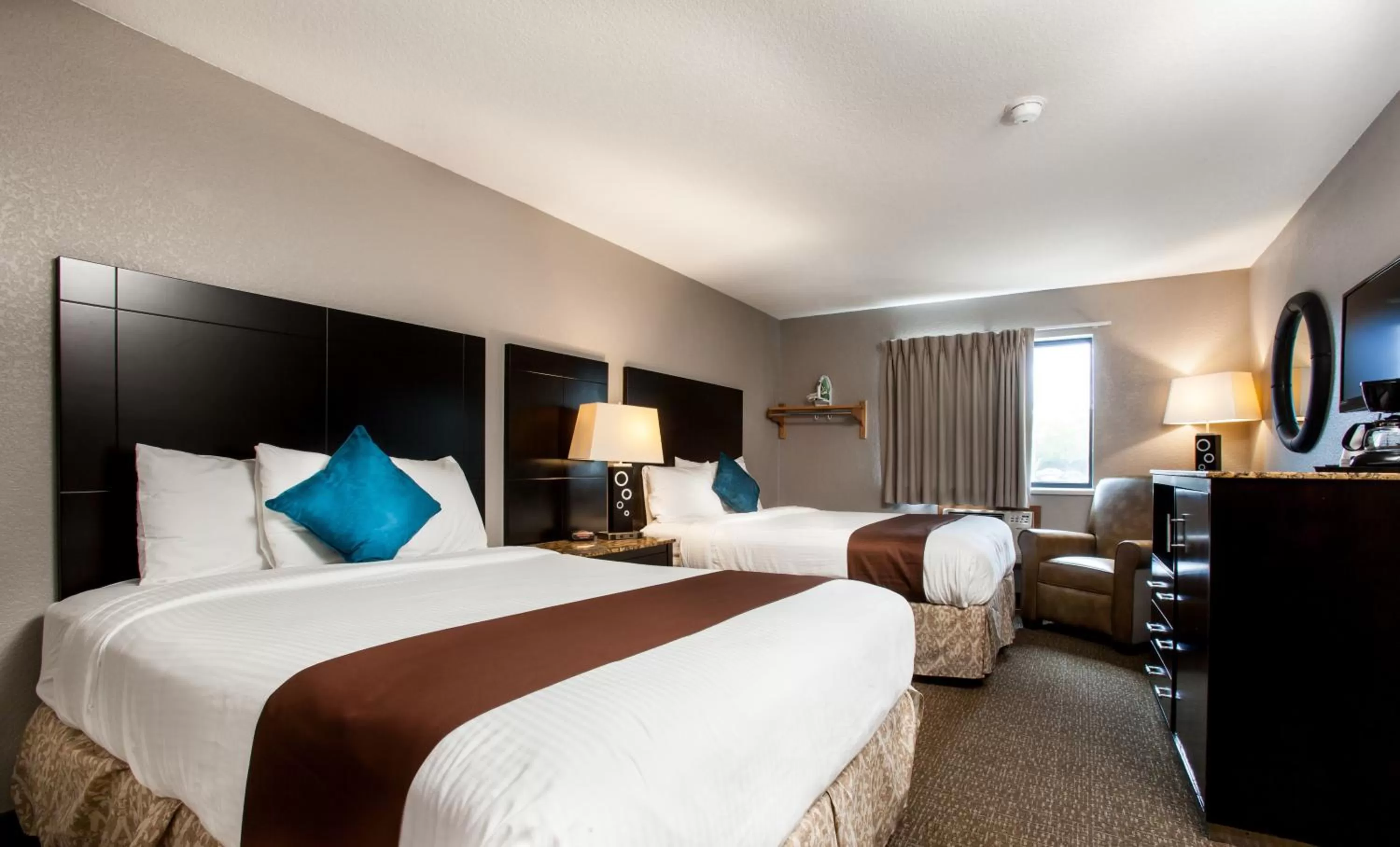 Queen Room with Two Queen Beds in Heartland Inn Coralville