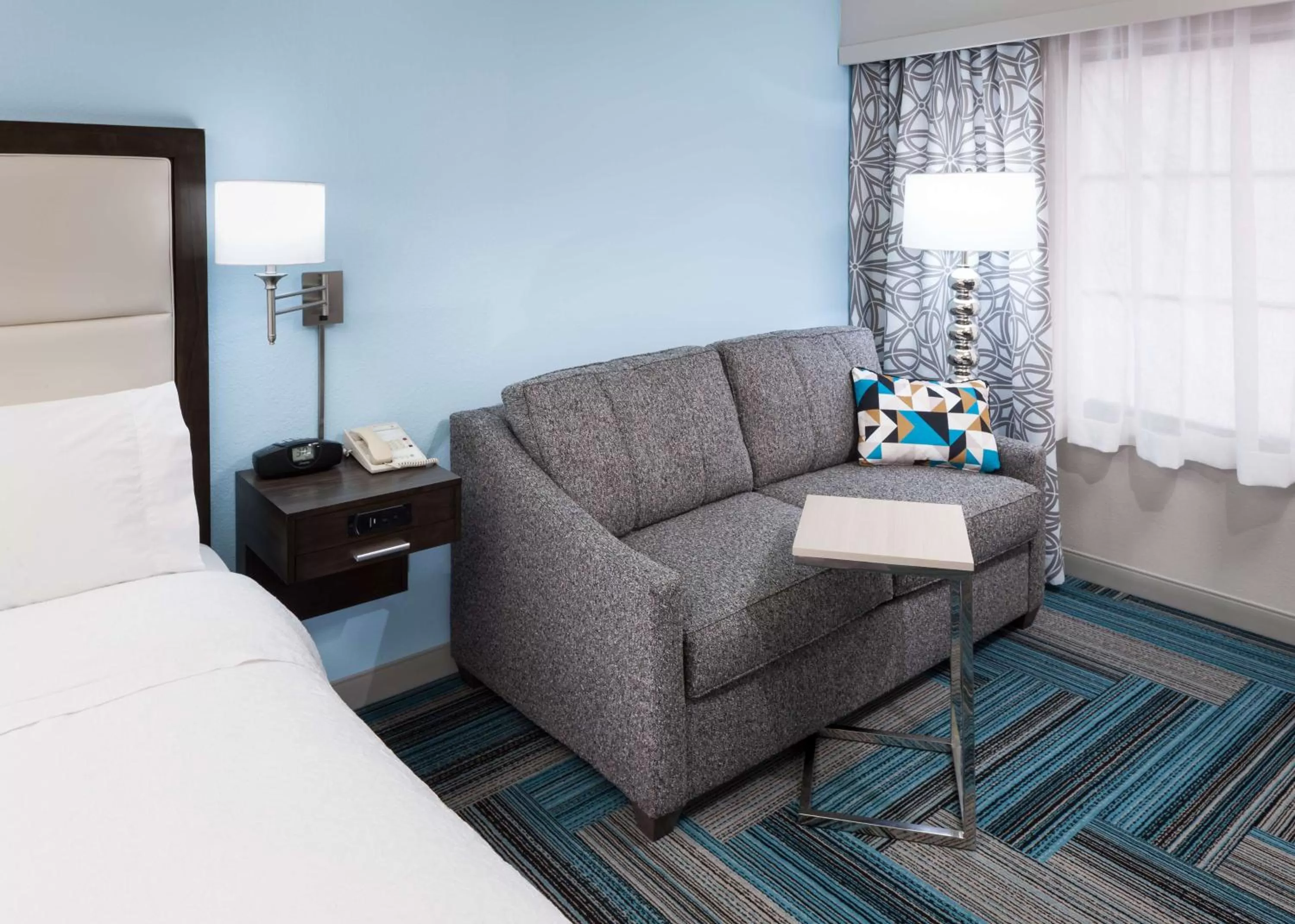 King Room with Sofa Bed and Study - Non-Smoking in Hampton Inn San Diego Downtown