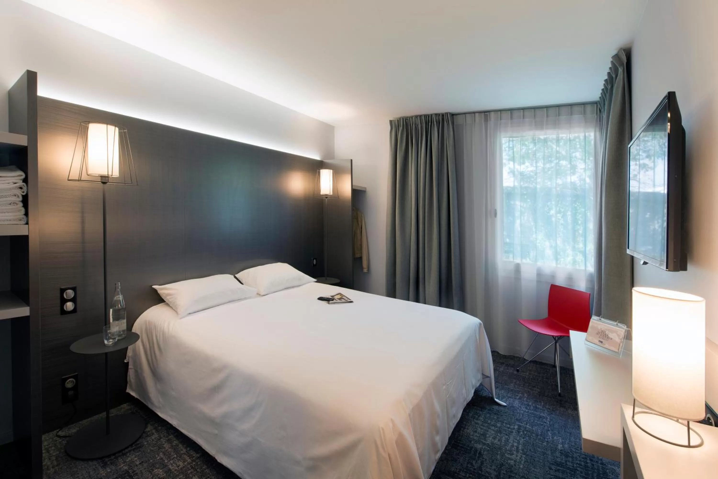 Double Room - 1 Doube Bed in L'hôtel by JOA de Saint-Paul-Lès-Dax