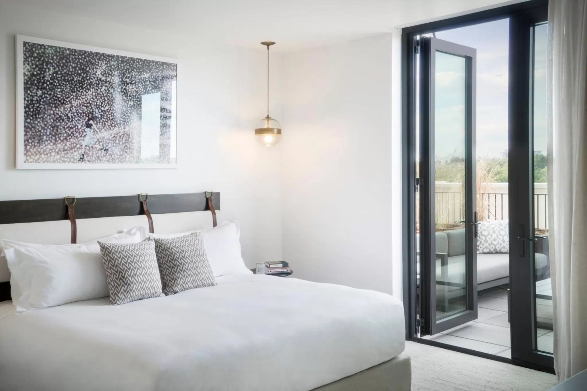 Terrace - King Room with Roll-In Shower - Disability Access in Halcyon - A Hotel in Cherry Creek