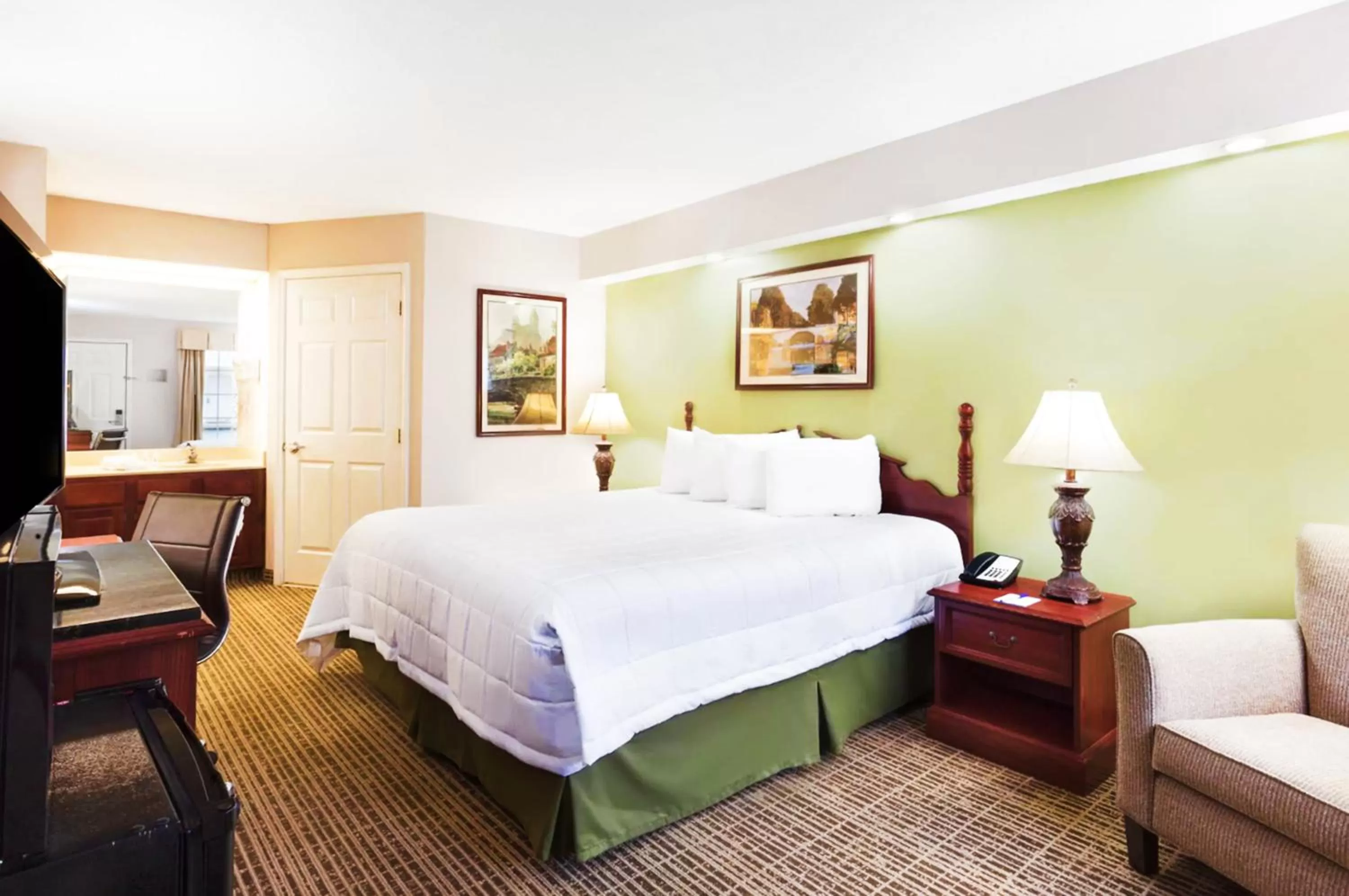 King Room - Mobility Access/Non-Smoking in Baymont by Wyndham Tullahoma