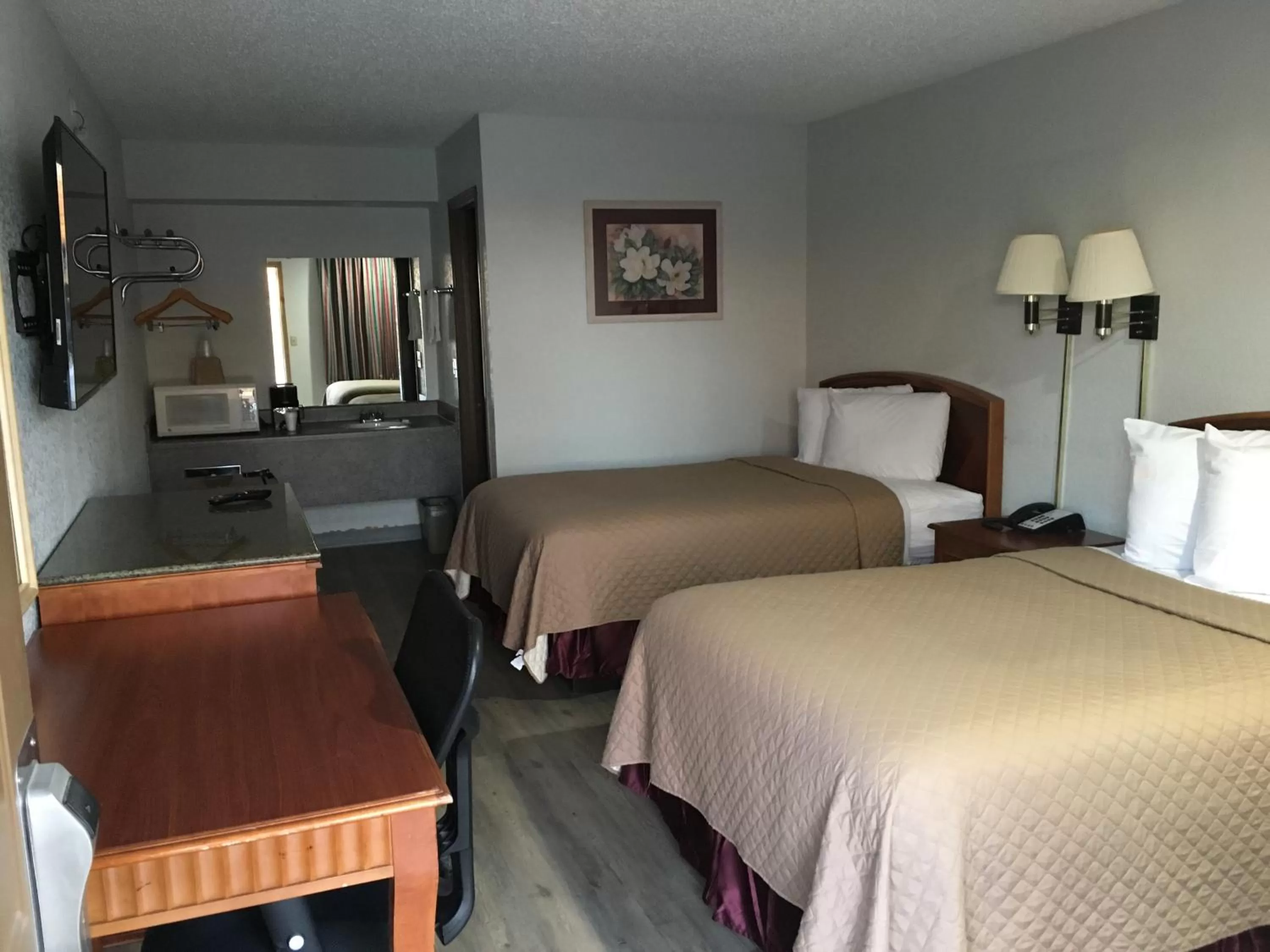 Double Room - Non-Smoking  in Colonial Inn