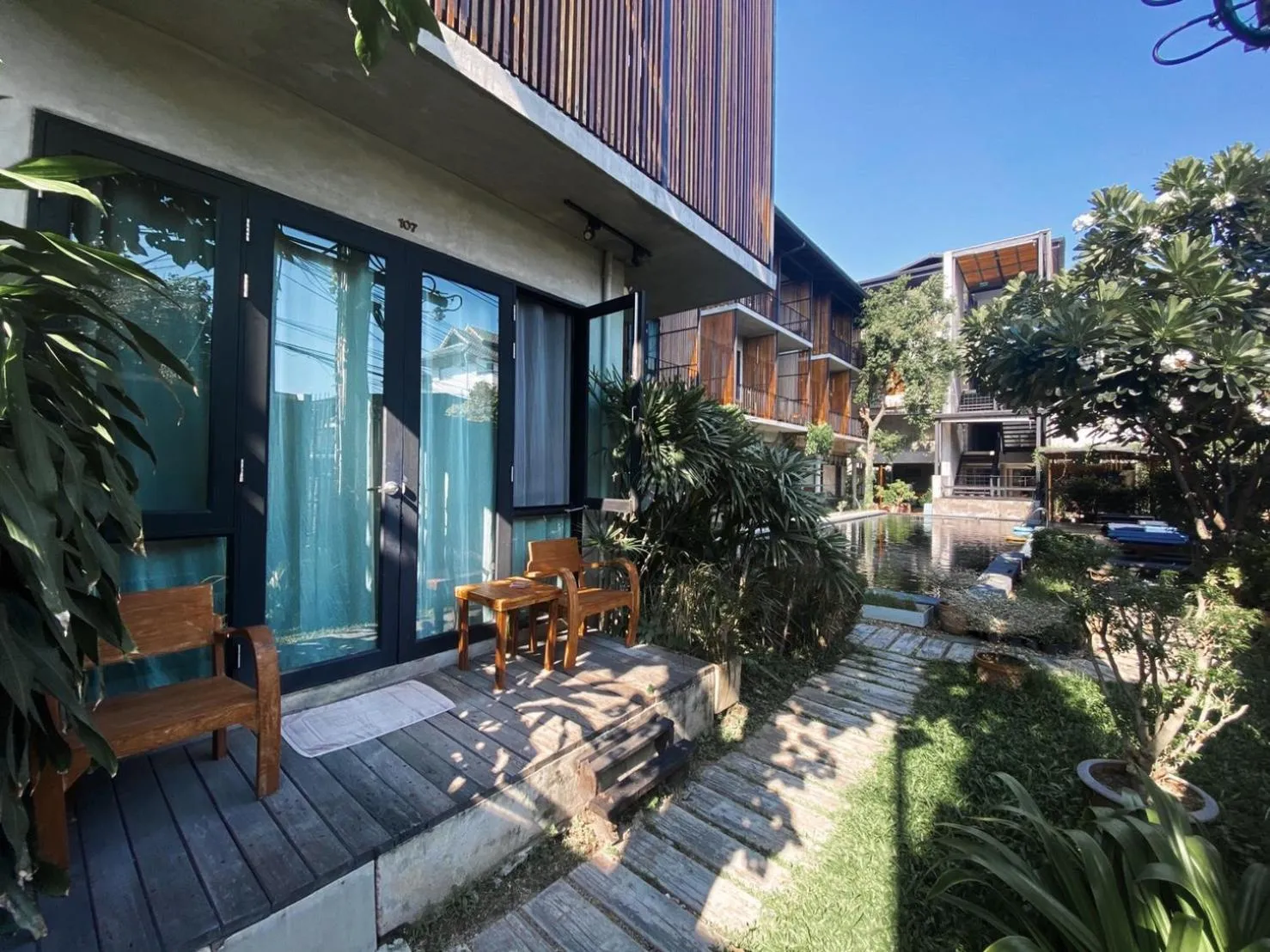 Deluxe Twin Room - Pool Side in Lamphu House Chiang Mai