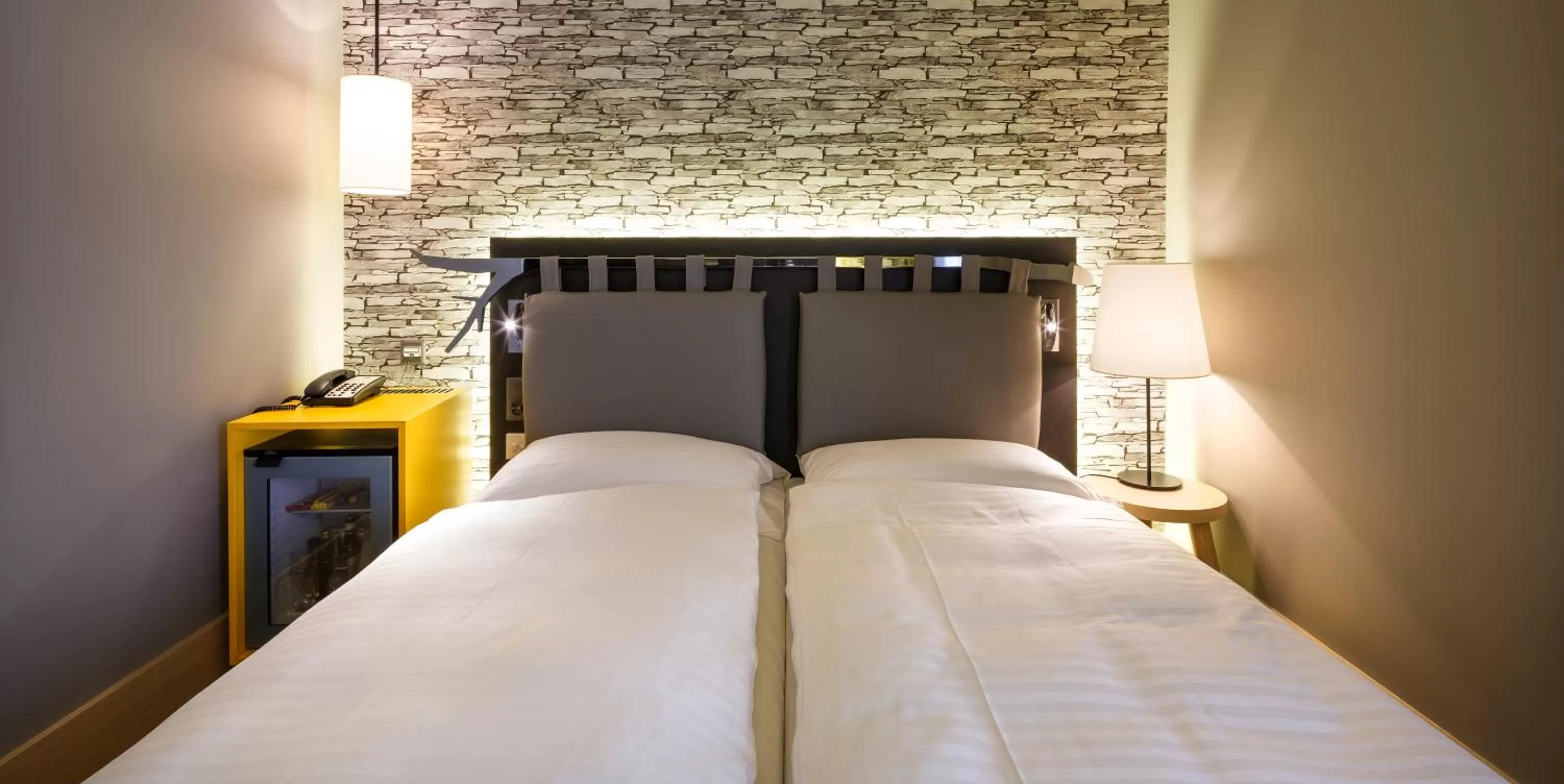 Double or Twin Room with Street View - single occupancy in Swiss Wine by Fassbind