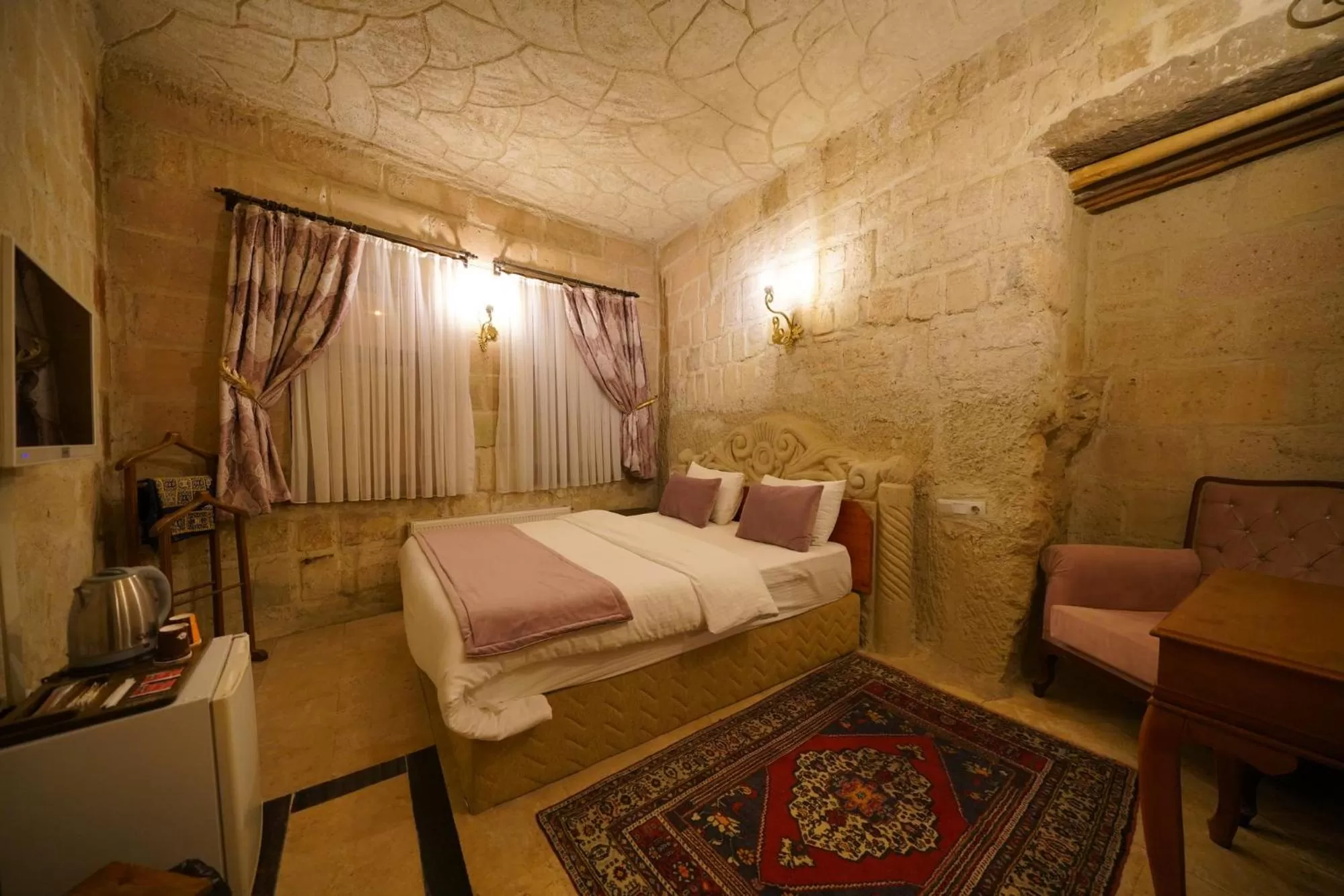 Stone Double Room in Cappadocia Nar Cave House & Swimming Pool