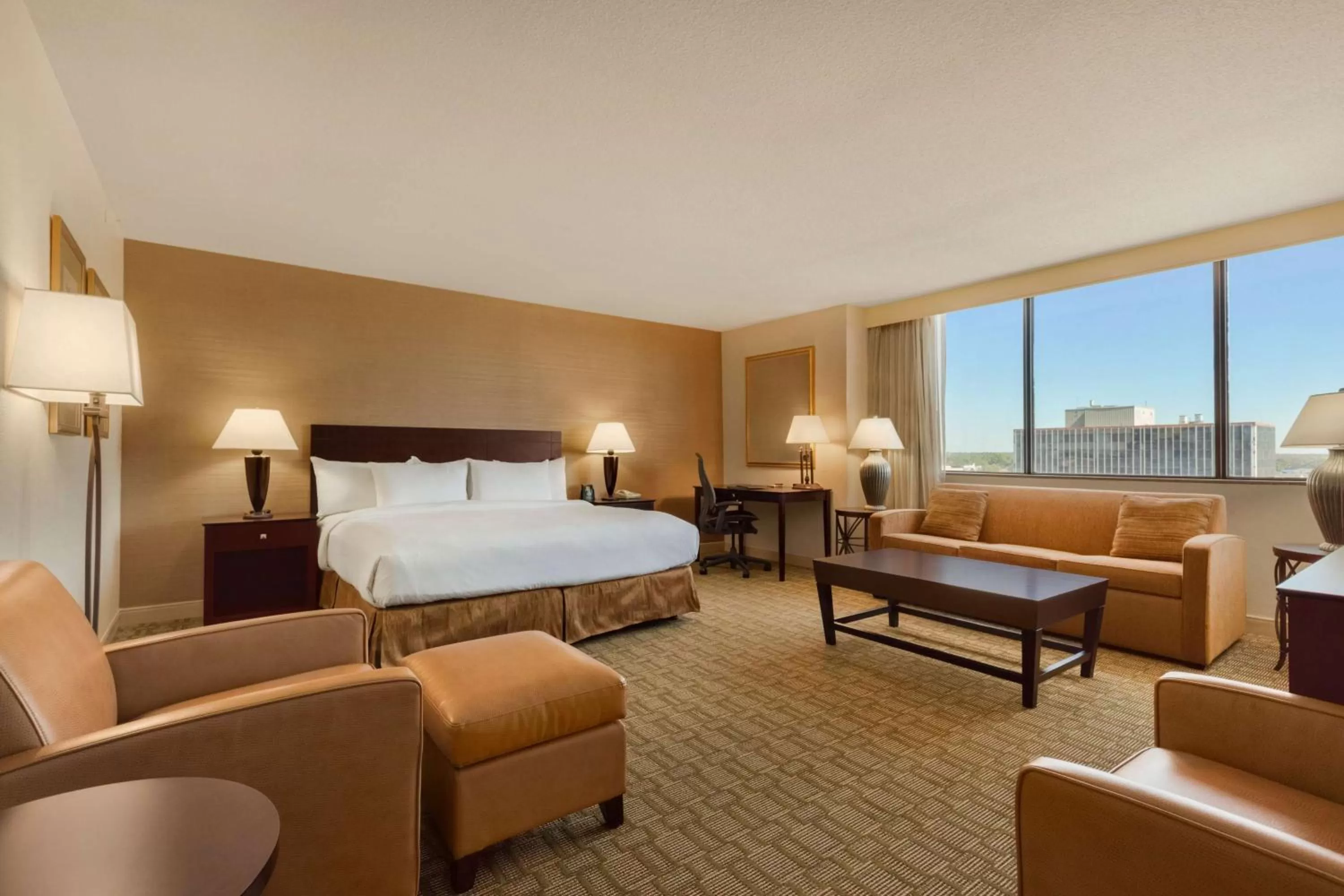 King Room with Sofa Bed in Hilton Fort Wayne at the Grand Wayne Convention Center