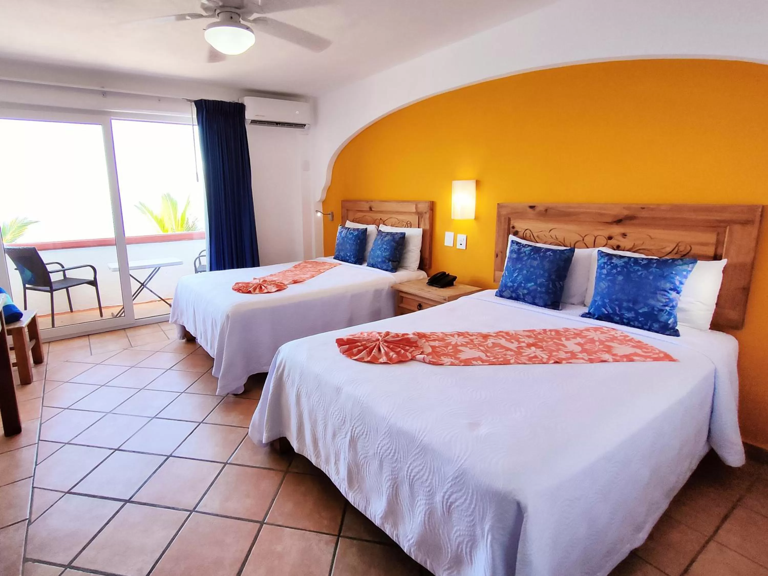 Double Room with Two Double Beds and Ocean View in Hotel El Pescador