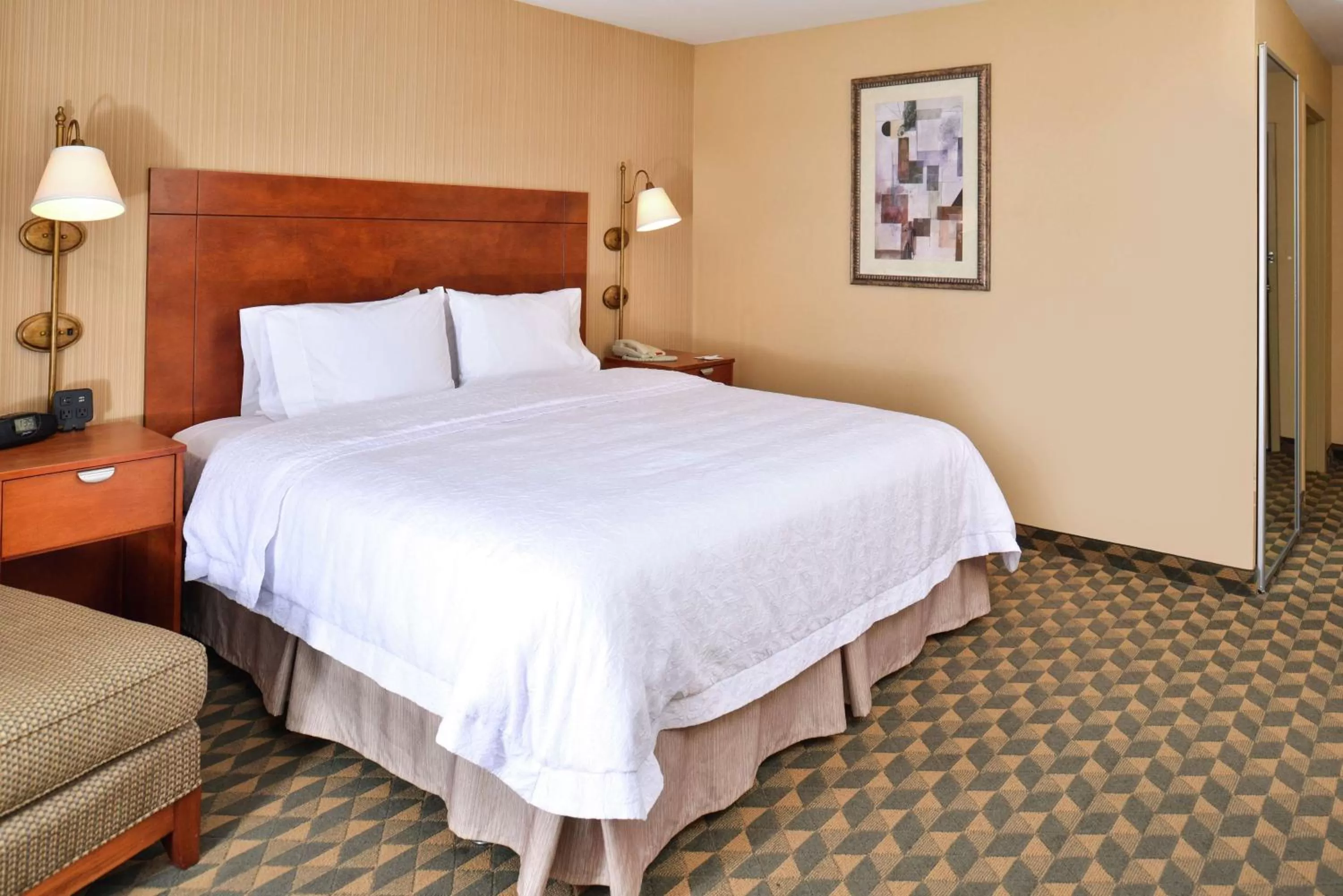 King Room with King Bed - Non-Smoking in Hampton Inn Harrison