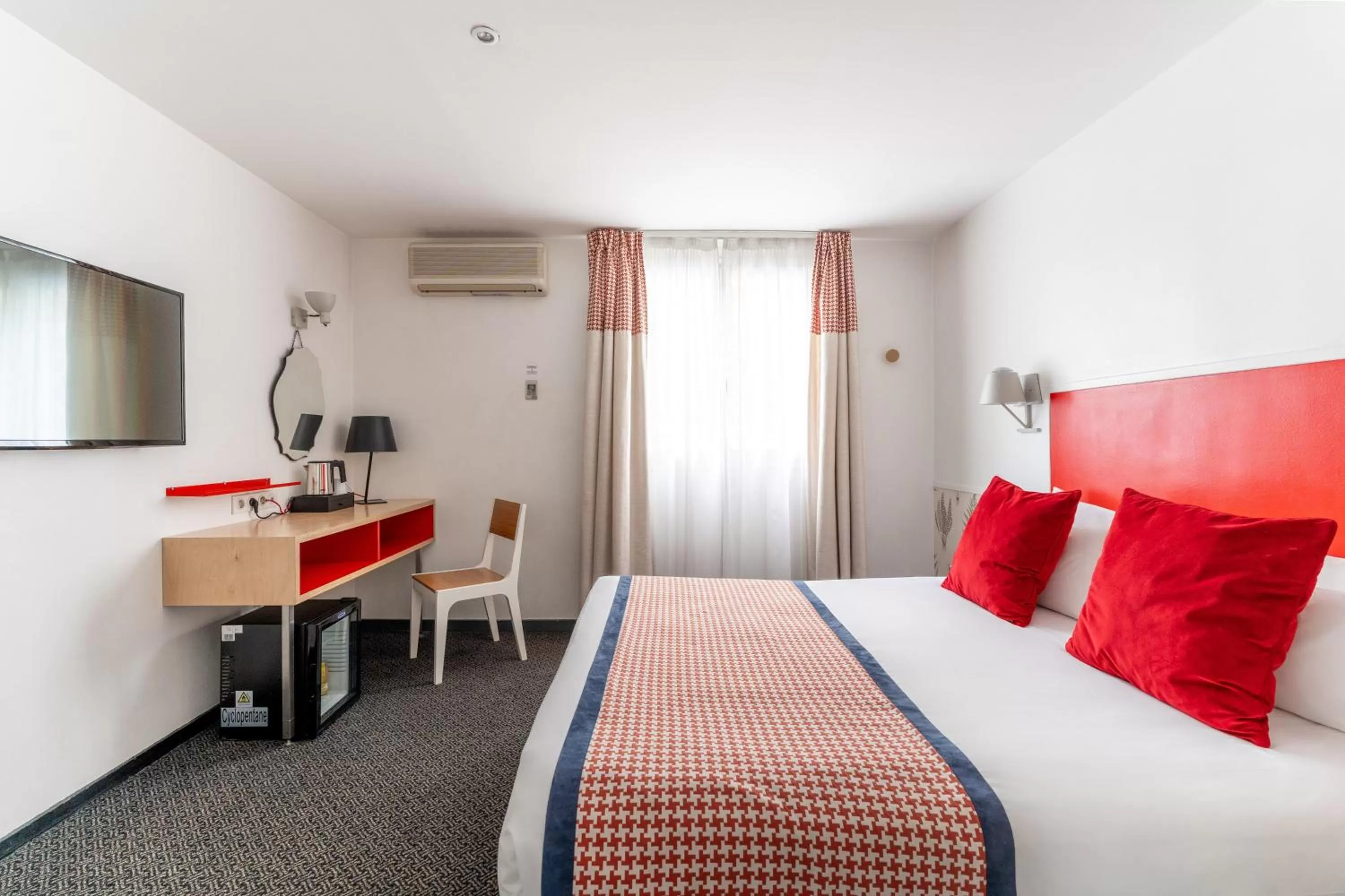 Connecting Room  - 2 Bedrooms in Hotel George - Astotel