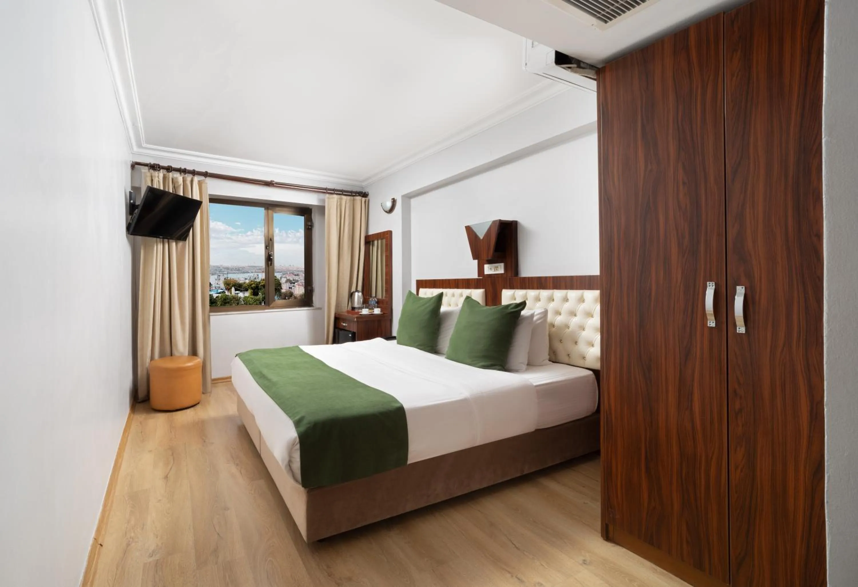 Standard Double or Twin Room with Sea View in Elan Hotel Istanbul Pera