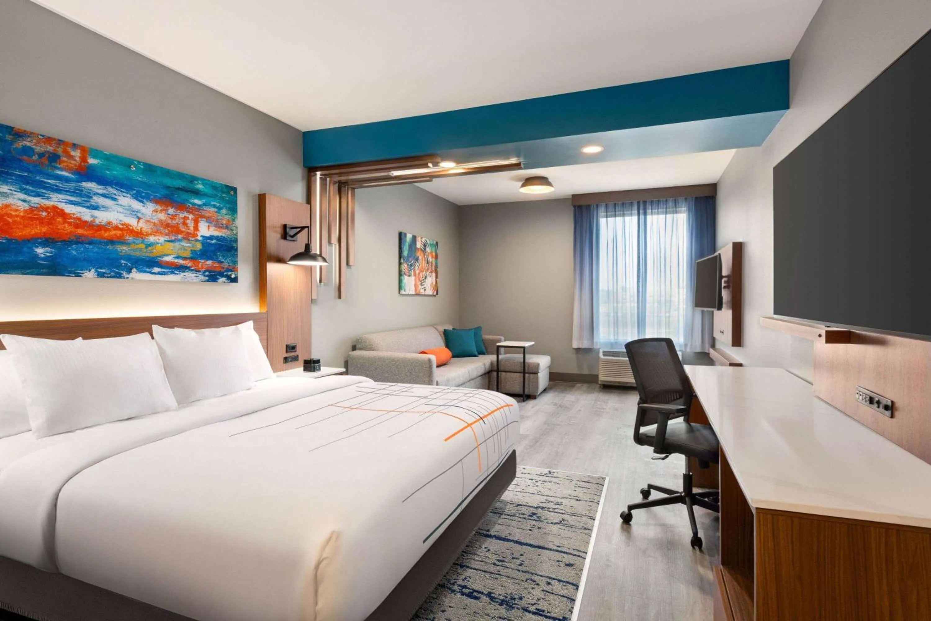 Deluxe King Room - Non-Smoking in La Quinta Inn & Suites by Wyndham Mount Laurel Moorestown