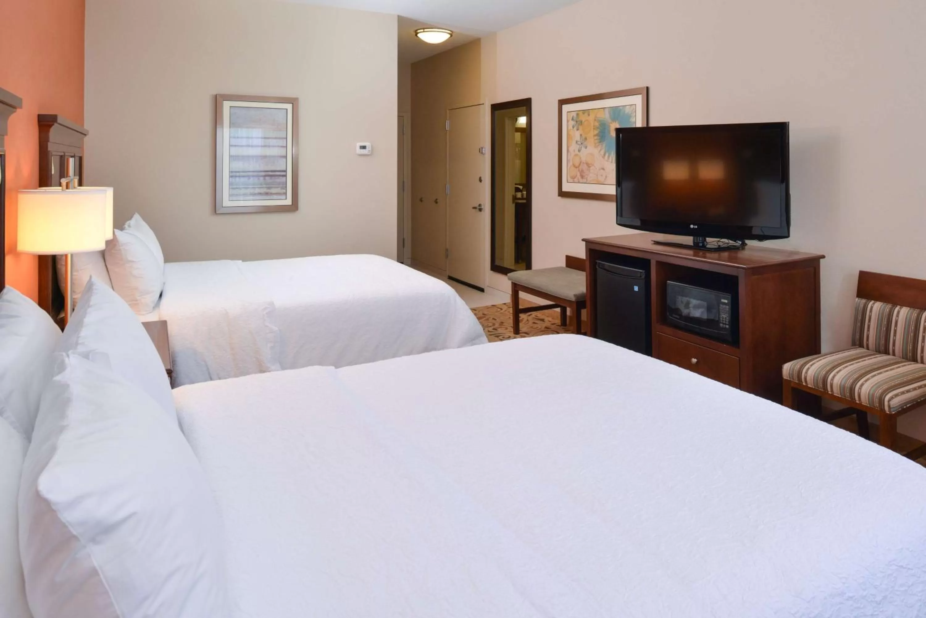 Queen Room with Two Queen Beds - Mobility and Hearing Access/Non-Smoking in Hampton Inn & Suites - Ocala