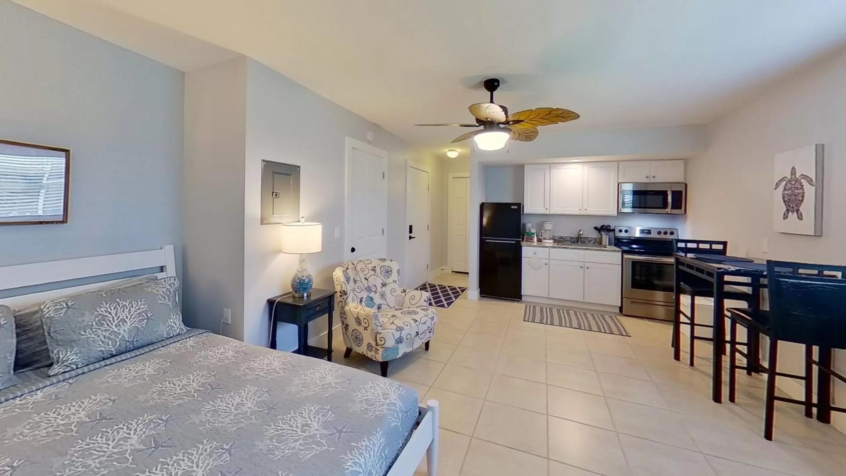 Queen Studio in Matlacha on Shoreview