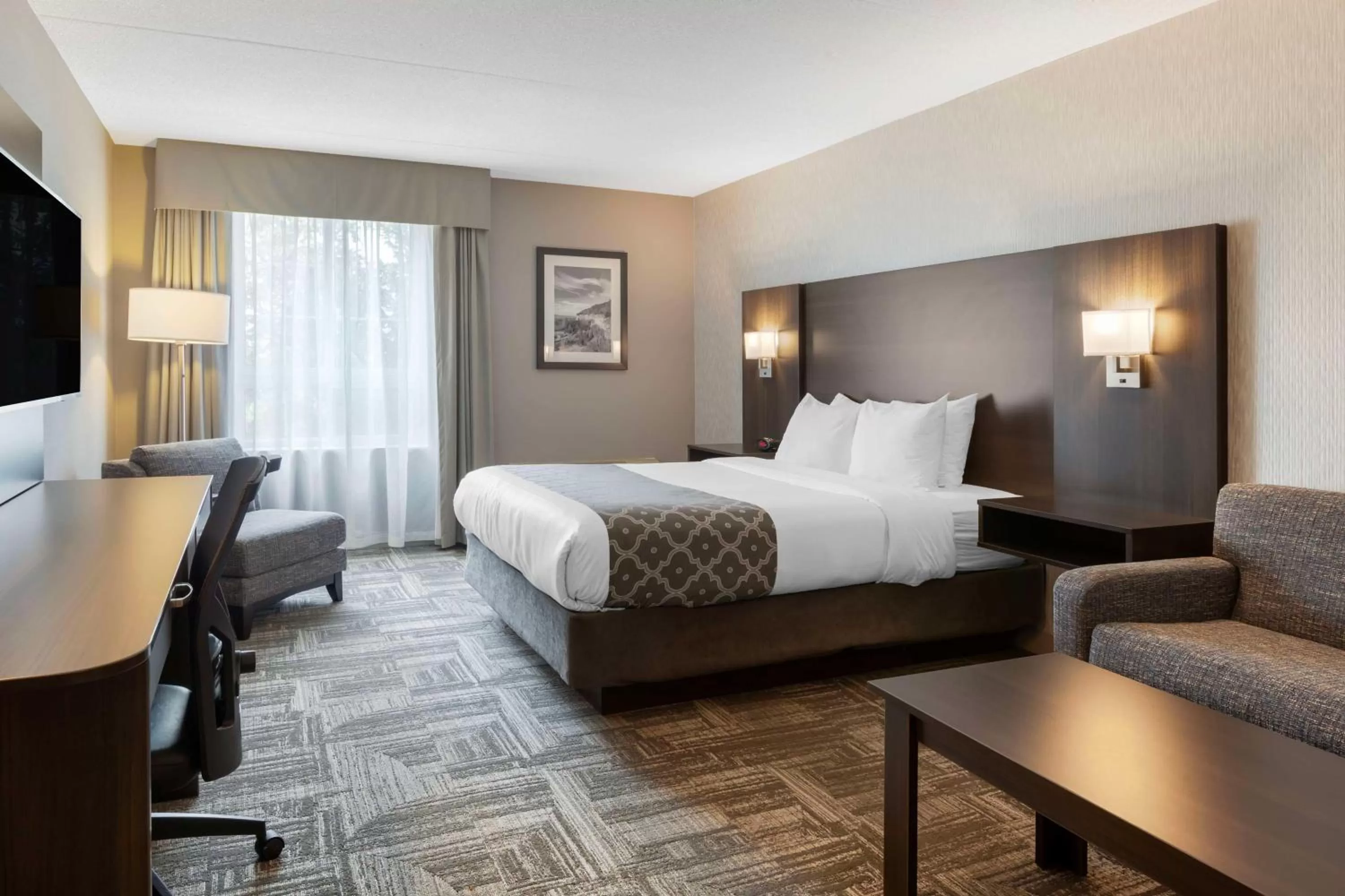 Queen Room with Sofa Bed in Best Western Milton