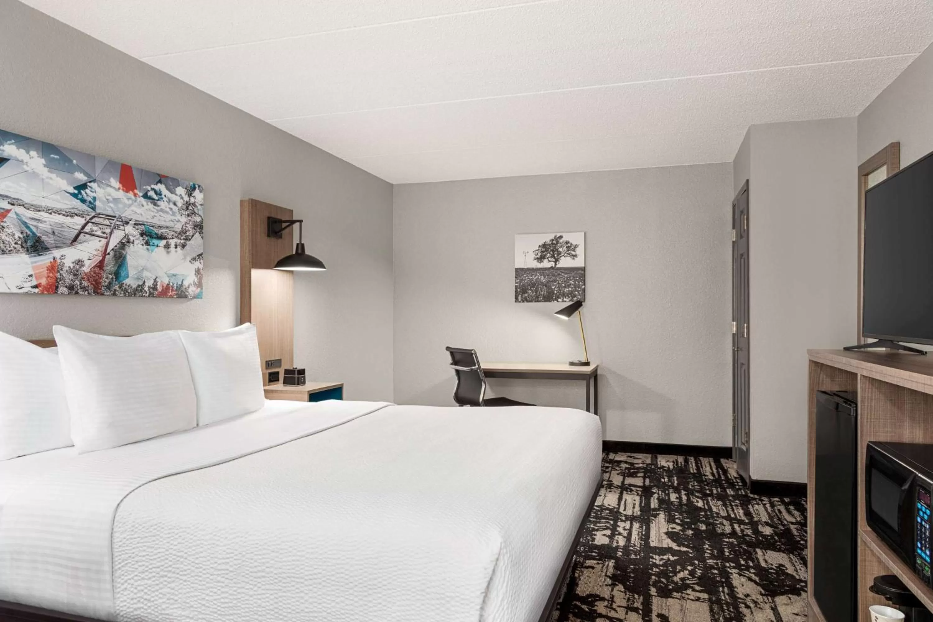 Deluxe King Room in La Quinta Inn by Wyndham Temple