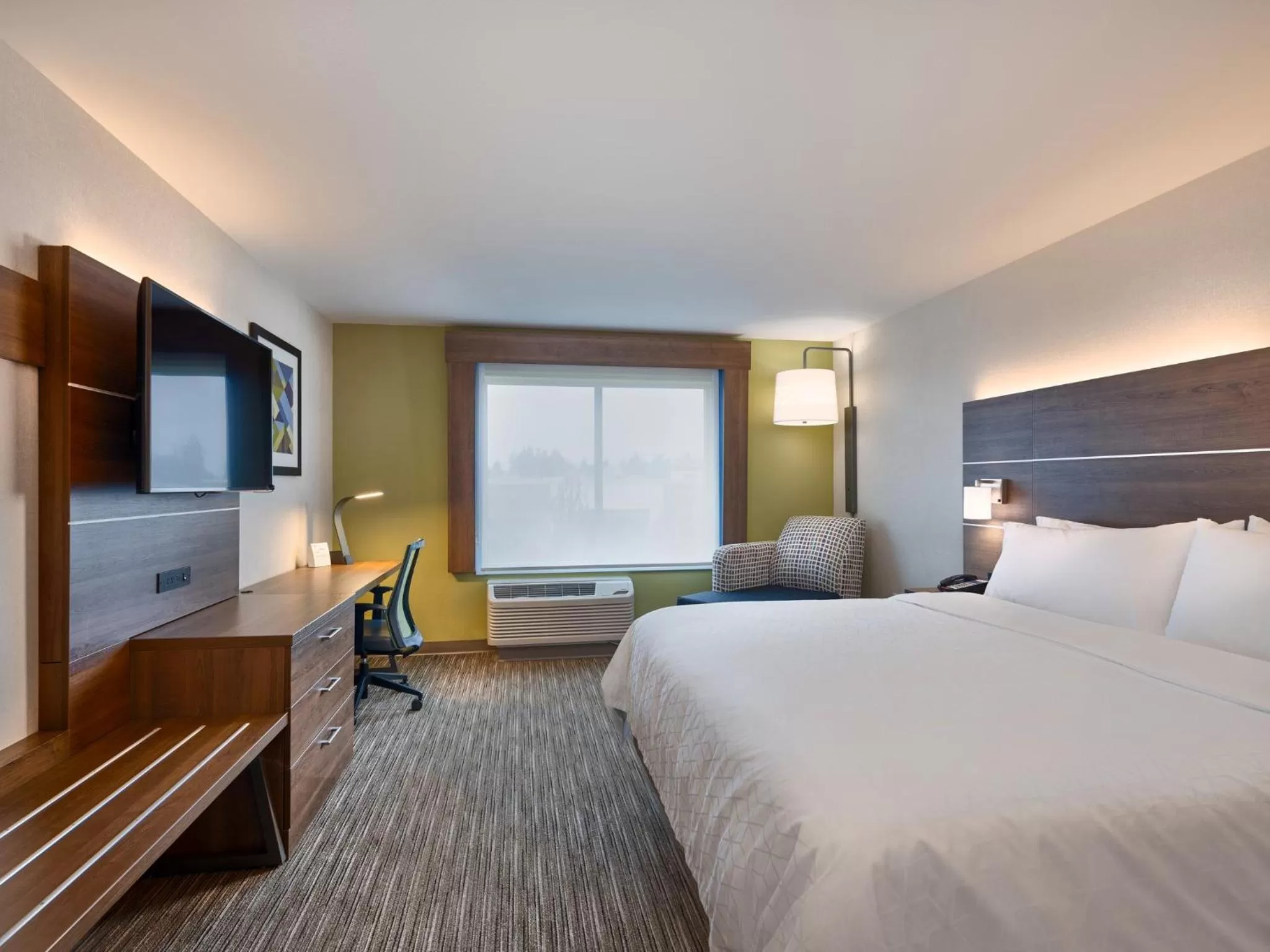 King Room - Hearing Accessible in Holiday Inn Express & Suites Salem North - Keizer by IHG