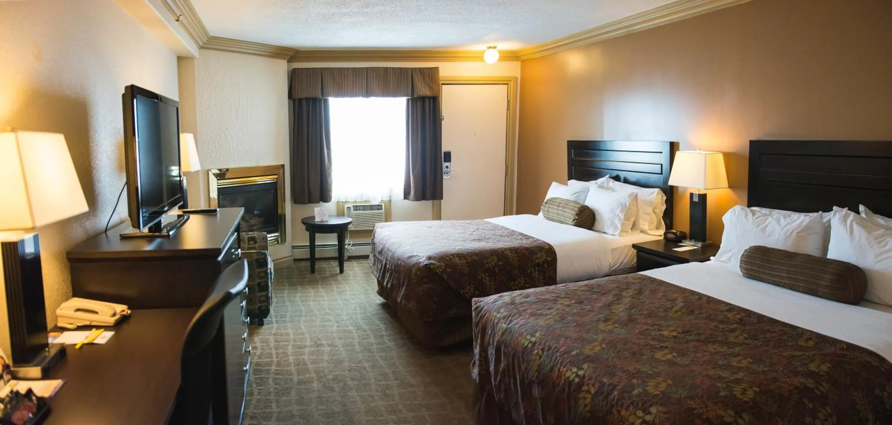 Queen Room with Two Queen Beds - Mobility Access/Non-Smoking in Days Inn by Wyndham High Level