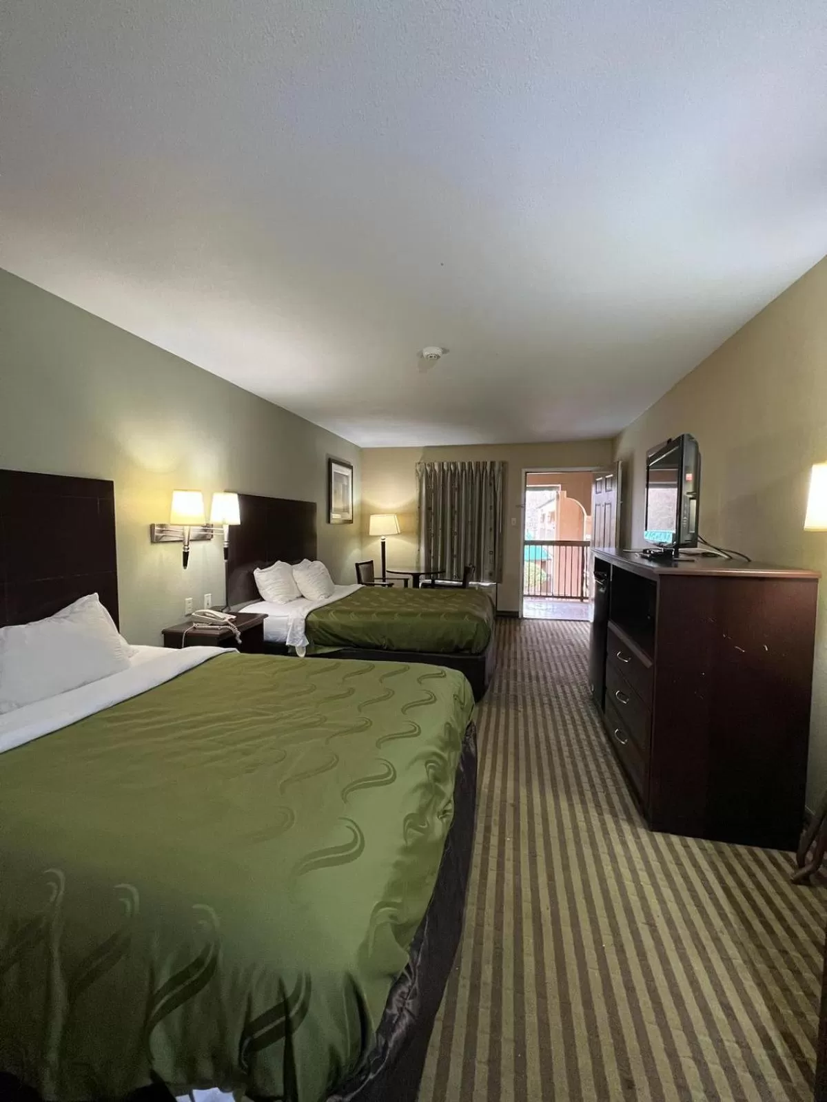 Queen Room with Two Queen Beds - Non Smoking in Quality Inn Mt Pleasant