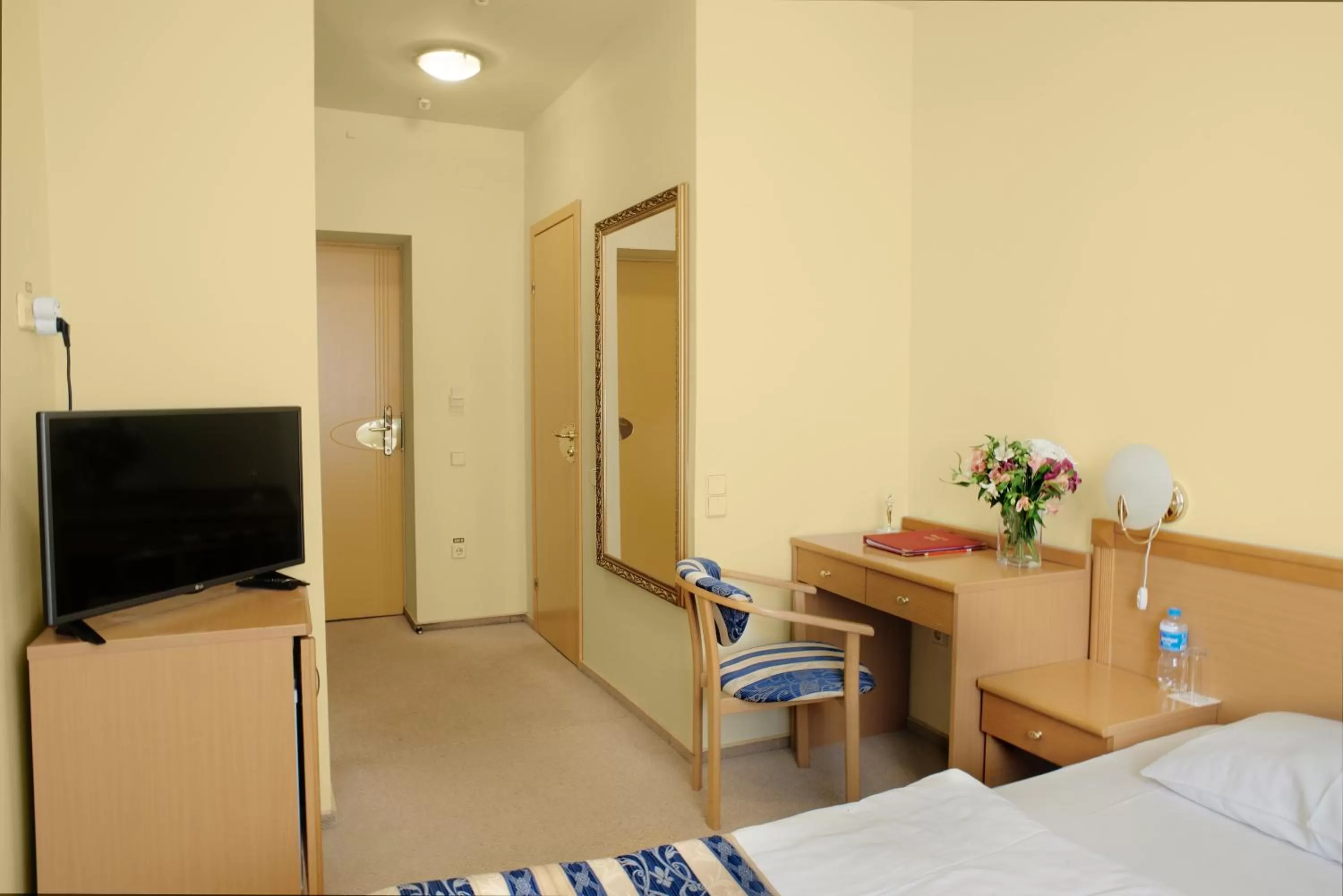 Standard Double or Twin Room - single occupancy in Oscar