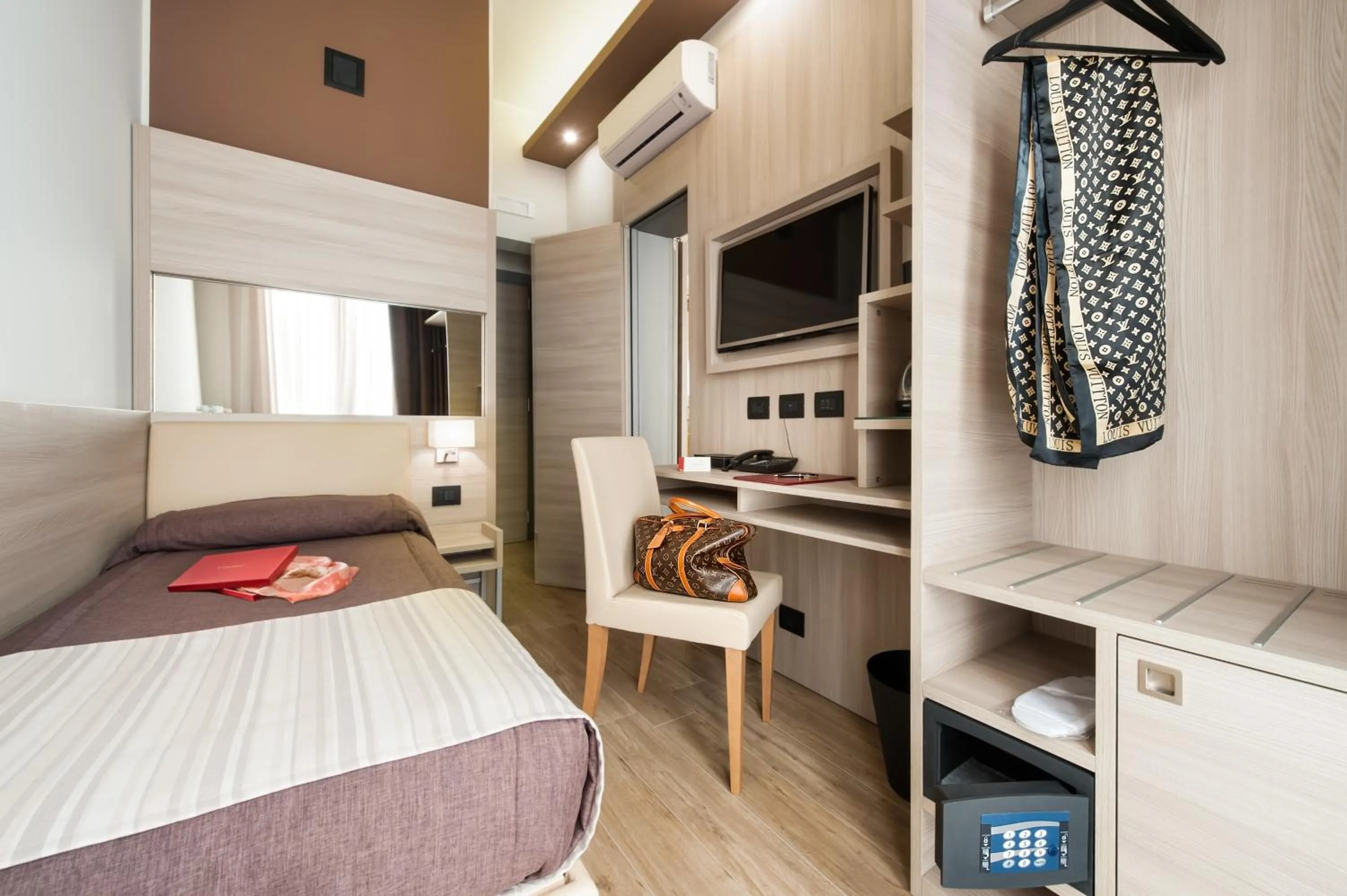 Single Room in Hotel Trapani In