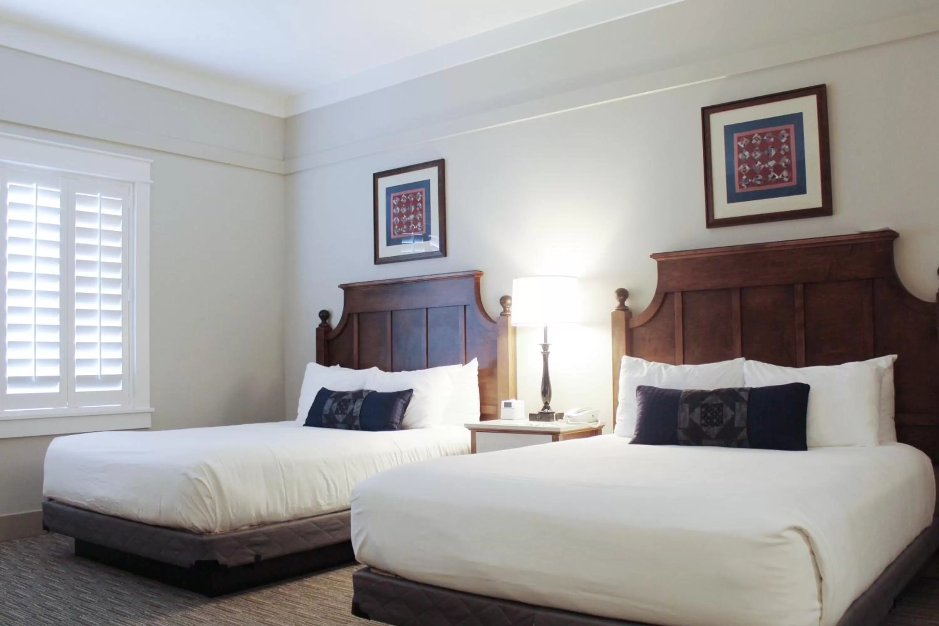 Deluxe Queen Room with Two Queen Beds in Carlisle Inn Sarasota