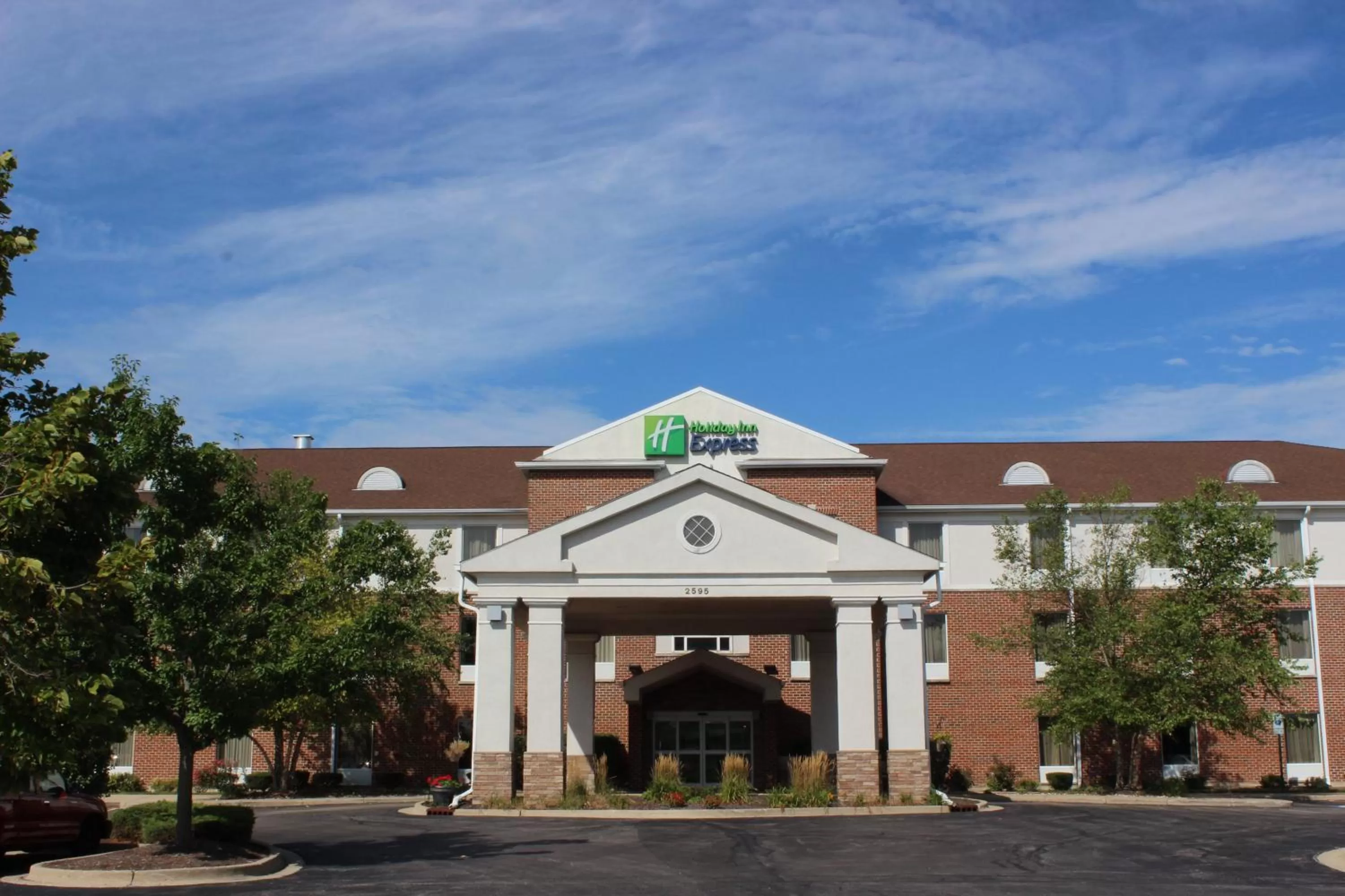 Holiday Inn Express Hotel & Suites Chicago-Algonquin by IHG
