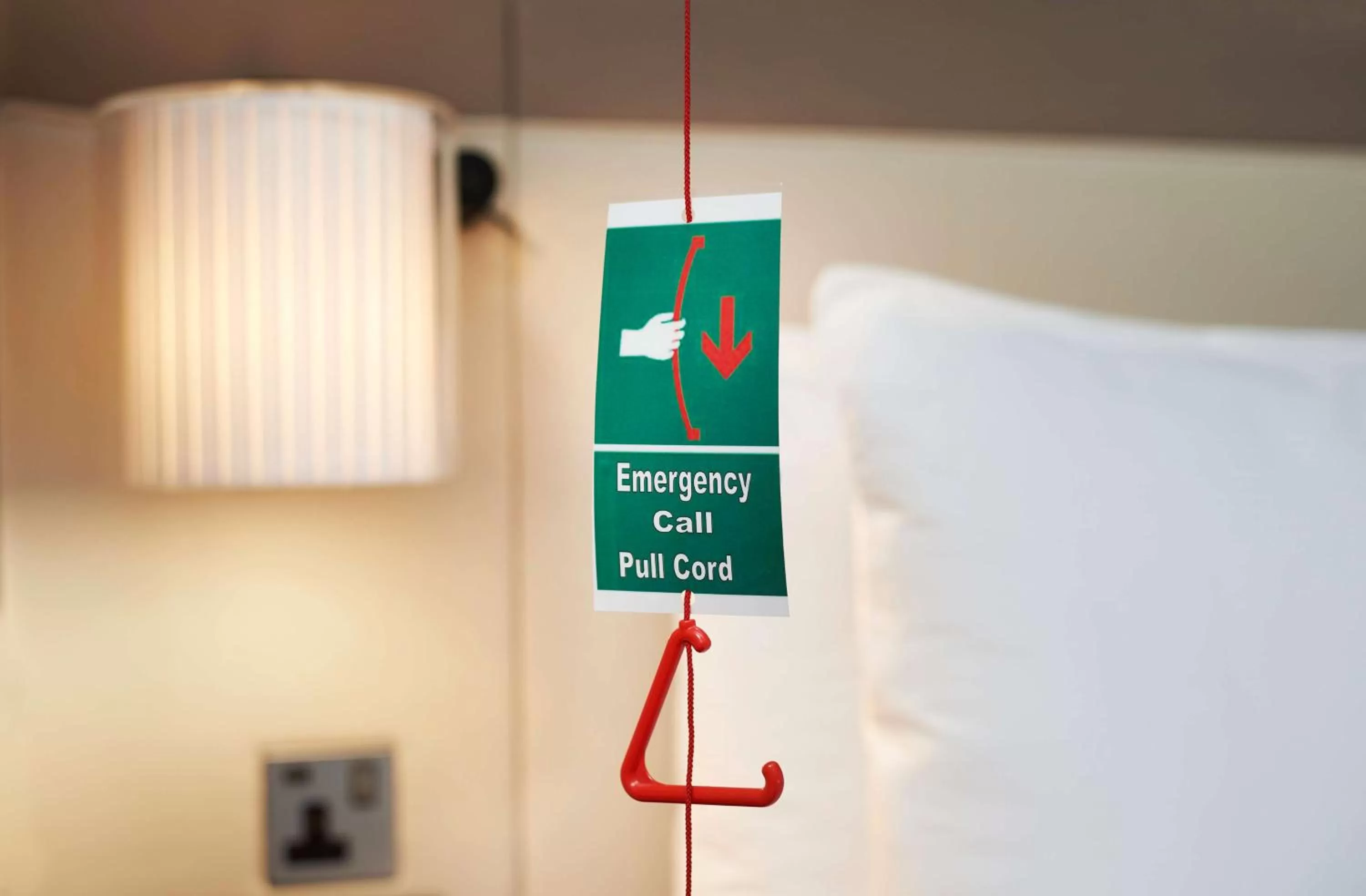 Queen Room - Mobility Access in Hilton London Heathrow Airport