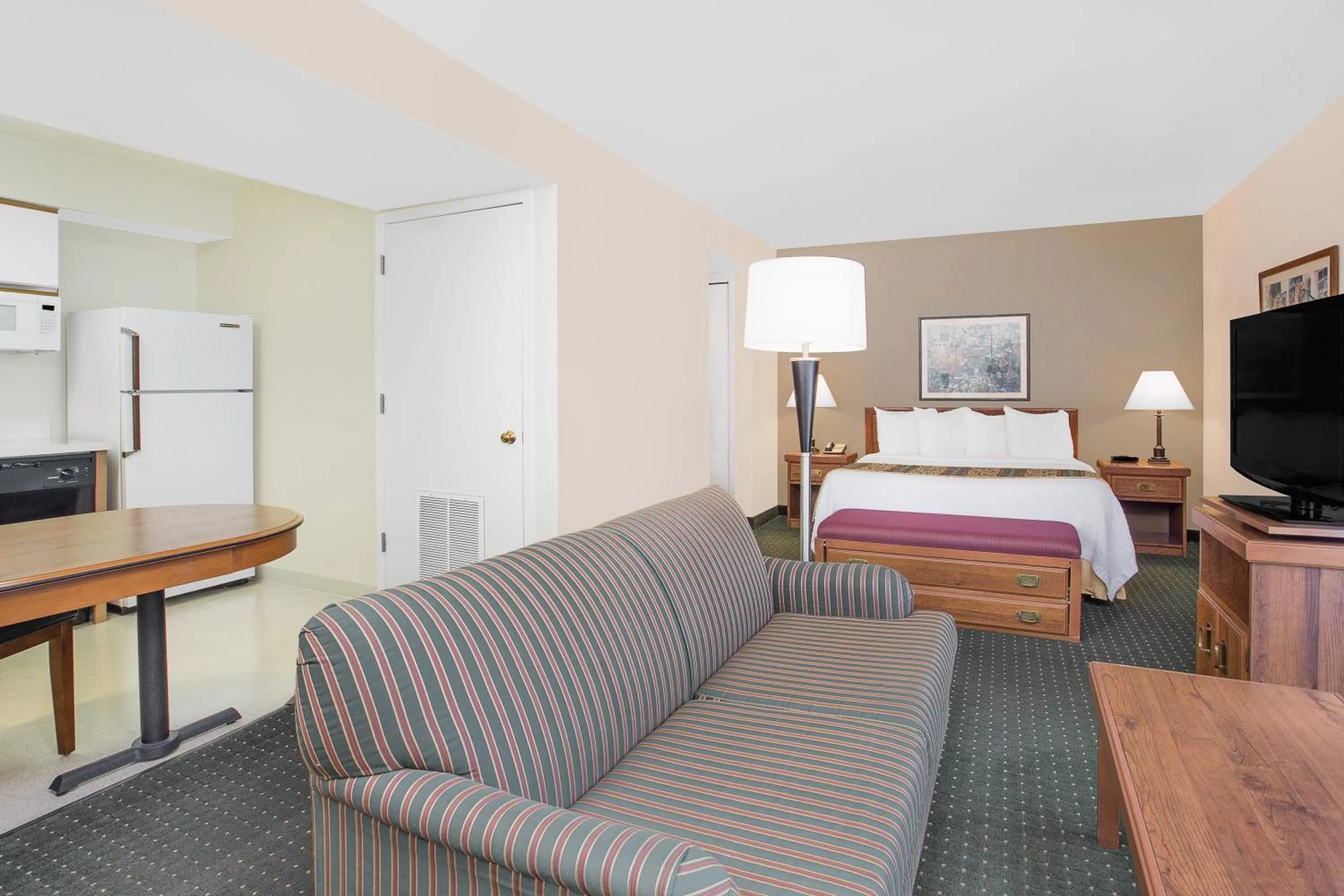 Studio Suite with a Queen Bed - Non Smoking in Hawthorn Extended Stay by Wyndham Green Bay